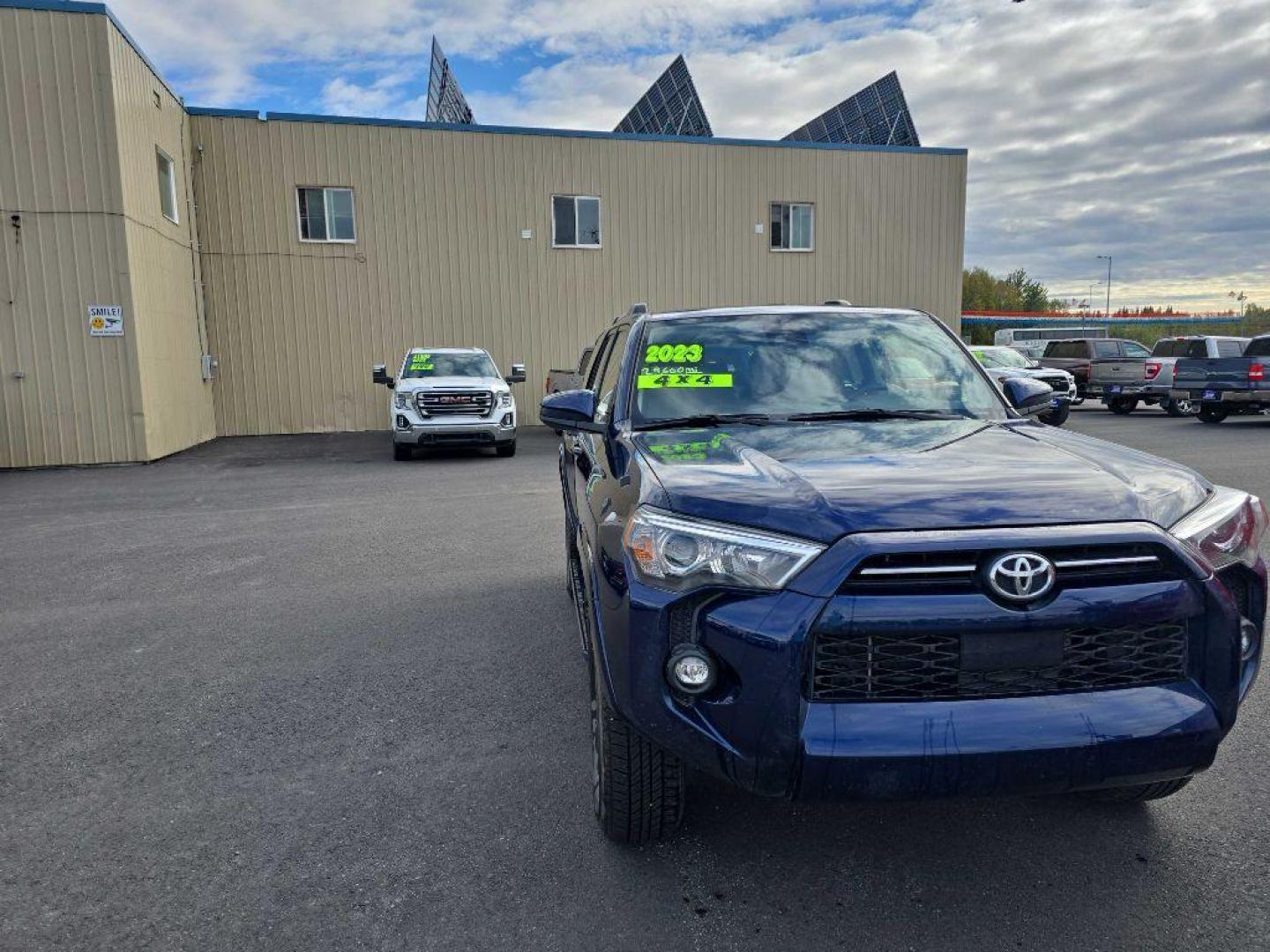 2023 BLUE TOYOTA 4RUNNER SE (JTEMU5JR0P6) with an 4.0L engine, Automatic transmission, located at 2525 S. Cushman, Fairbanks, AK, 99701, (907) 452-5707, 64.824036, -147.712311 - Photo#2