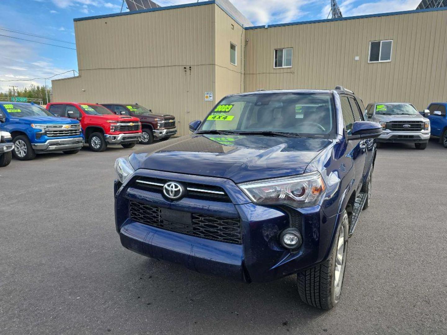 2023 BLUE TOYOTA 4RUNNER SE (JTEMU5JR0P6) with an 4.0L engine, Automatic transmission, located at 2525 S. Cushman, Fairbanks, AK, 99701, (907) 452-5707, 64.824036, -147.712311 - Photo#3