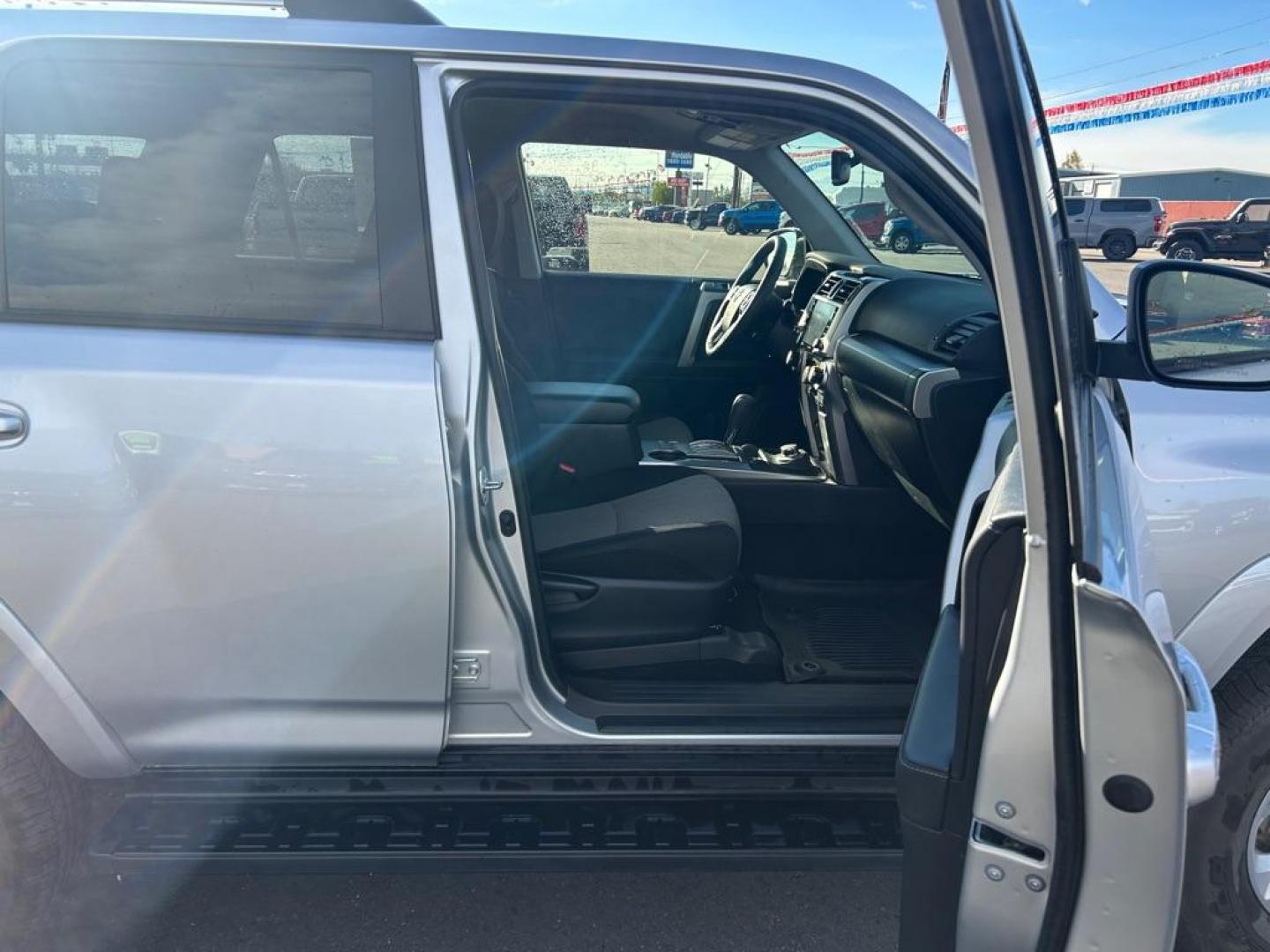 2023 SILVER TOYOTA 4RUNNER SE (JTEMU5JRXP6) with an 4.0L engine, Automatic transmission, located at 2525 S. Cushman, Fairbanks, AK, 99701, (907) 452-5707, 64.824036, -147.712311 - Photo#4