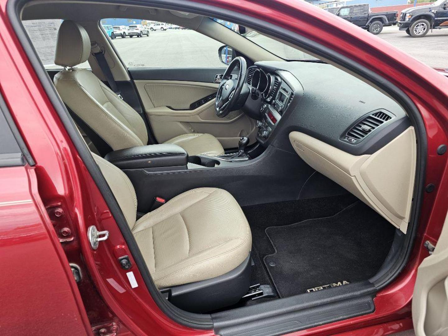 2013 MAROON KIA OPTIMA EX (5XXGN4A79DG) with an 2.4L engine, Automatic transmission, located at 2525 S. Cushman, Fairbanks, AK, 99701, (907) 452-5707, 64.824036, -147.712311 - Photo#2