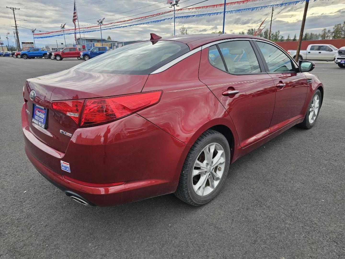 2013 MAROON KIA OPTIMA EX (5XXGN4A79DG) with an 2.4L engine, Automatic transmission, located at 2525 S. Cushman, Fairbanks, AK, 99701, (907) 452-5707, 64.824036, -147.712311 - Photo#4
