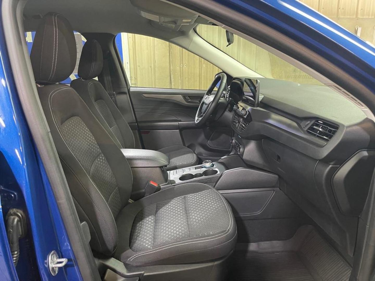 2023 BLUE FORD ESCAPE ACTIVE (1FMCU9GN0PU) with an 1.5L engine, Automatic transmission, located at 2525 S. Cushman, Fairbanks, AK, 99701, (907) 452-5707, 64.824036, -147.712311 - Photo#3