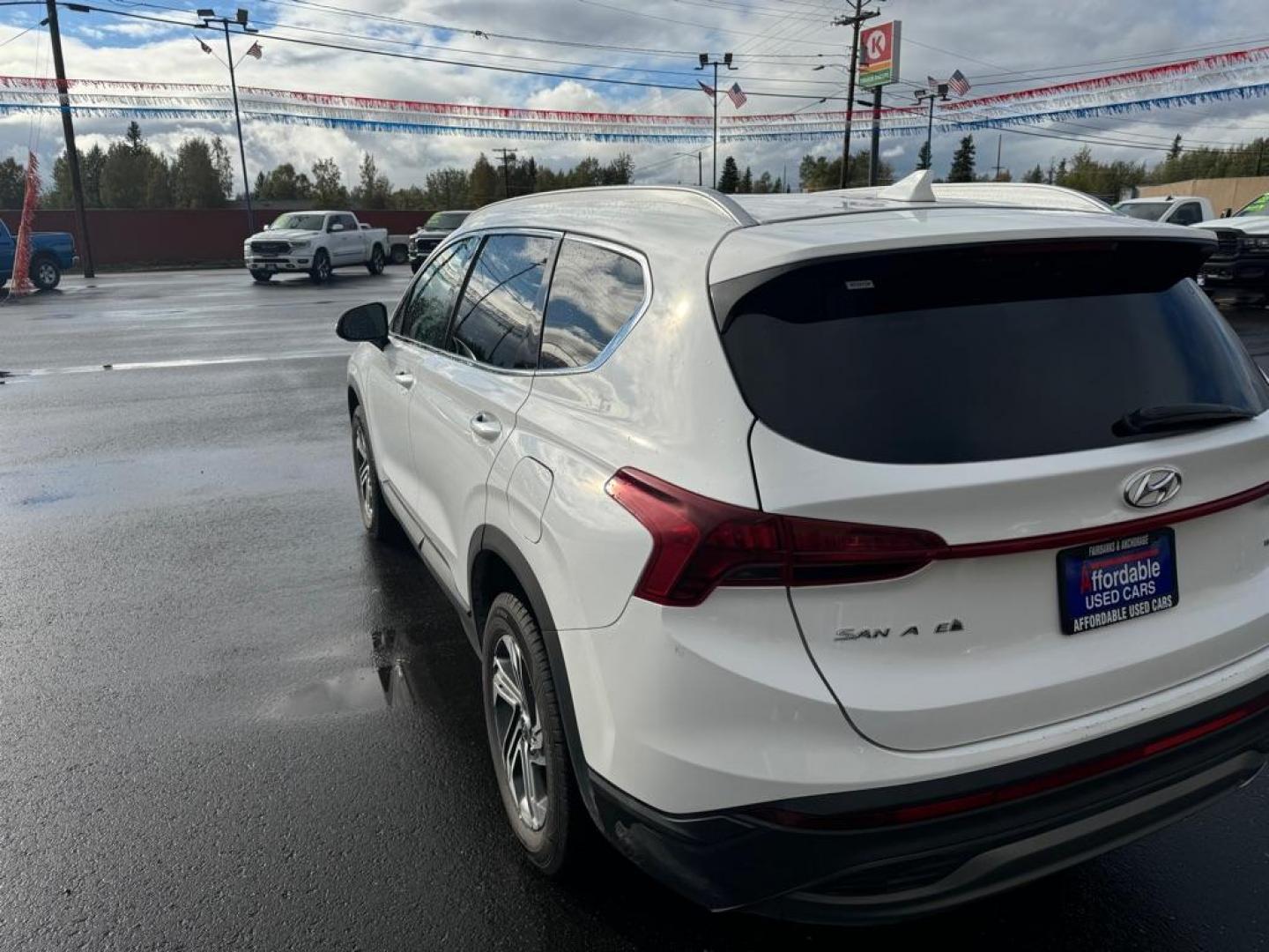 2023 WHITE HYUNDAI SANTA FE SEL (5NMS2DAJ5PH) with an 2.5L engine, Automatic transmission, located at 2525 S. Cushman, Fairbanks, AK, 99701, (907) 452-5707, 64.824036, -147.712311 - Photo#3
