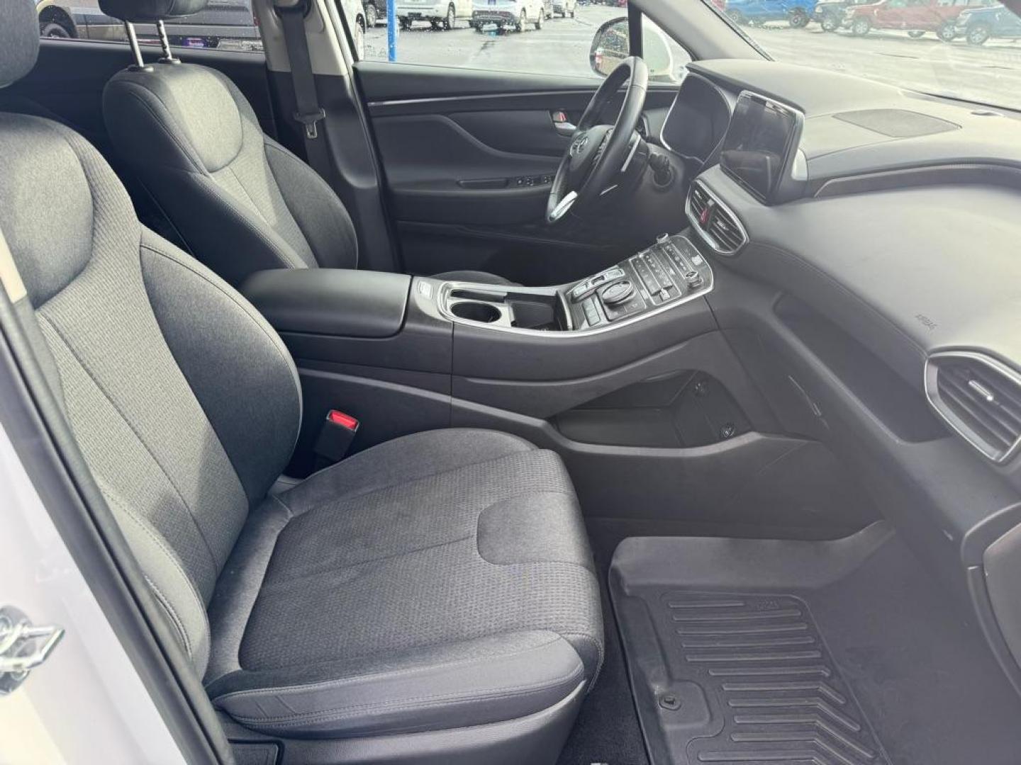 2023 WHITE HYUNDAI SANTA FE SEL (5NMS2DAJ5PH) with an 2.5L engine, Automatic transmission, located at 2525 S. Cushman, Fairbanks, AK, 99701, (907) 452-5707, 64.824036, -147.712311 - Photo#4
