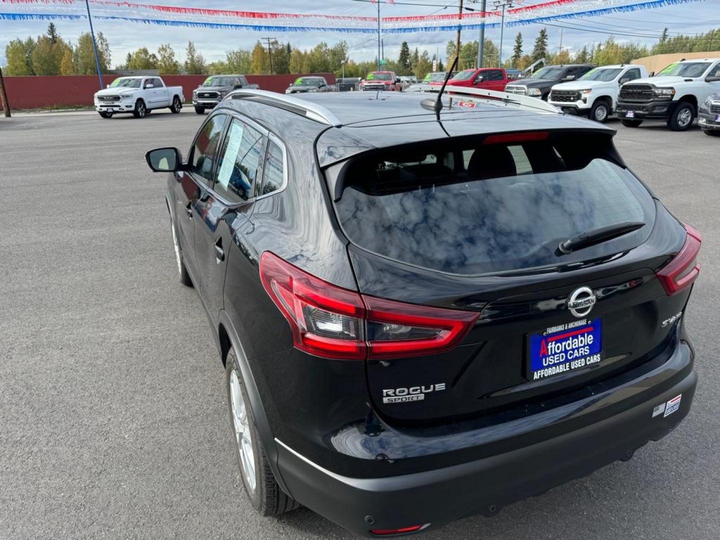 2022 BLACK NISSAN ROGUE SPORT SV SV (JN1BJ1BW4NW) with an 2.0L engine, Automatic transmission, located at 2525 S. Cushman, Fairbanks, AK, 99701, (907) 452-5707, 64.824036, -147.712311 - Photo#3