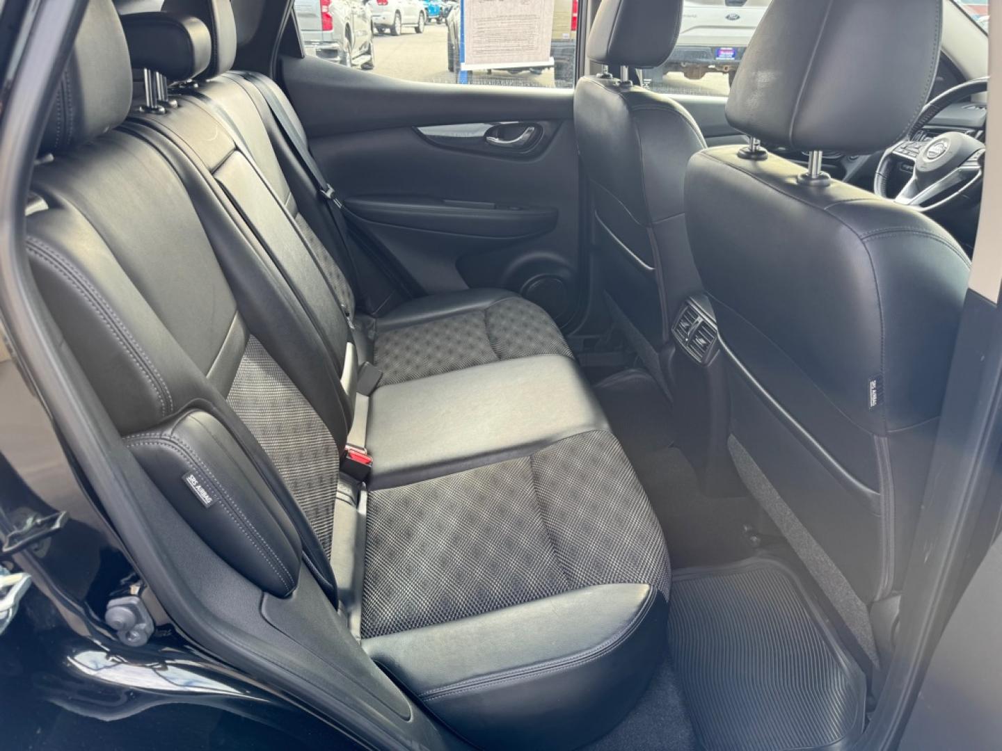 2022 BLACK NISSAN ROGUE SPORT SV SV (JN1BJ1BW4NW) with an 2.0L engine, Automatic transmission, located at 2525 S. Cushman, Fairbanks, AK, 99701, (907) 452-5707, 64.824036, -147.712311- Photo#5