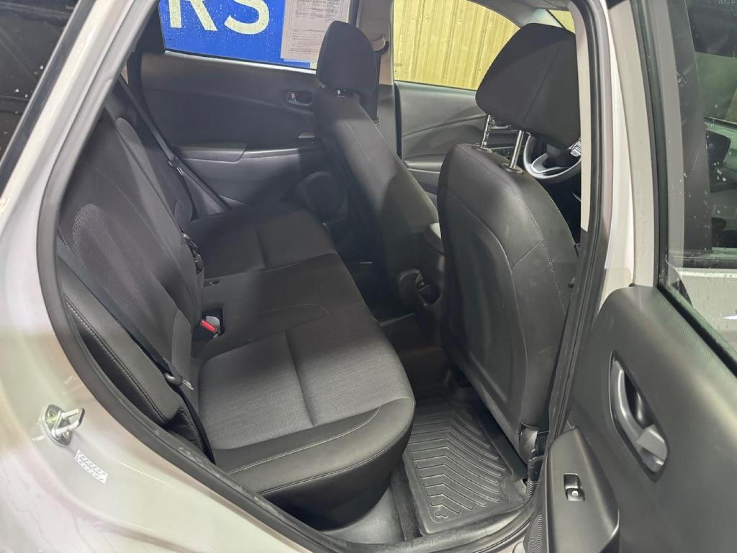 2023 SILVER HYUNDAI KONA SEL (KM8K6CAB4PU) with an 2.0L engine, Continuously Variable transmission, located at 2525 S. Cushman, Fairbanks, AK, 99701, (907) 452-5707, 64.824036, -147.712311 - Photo#5