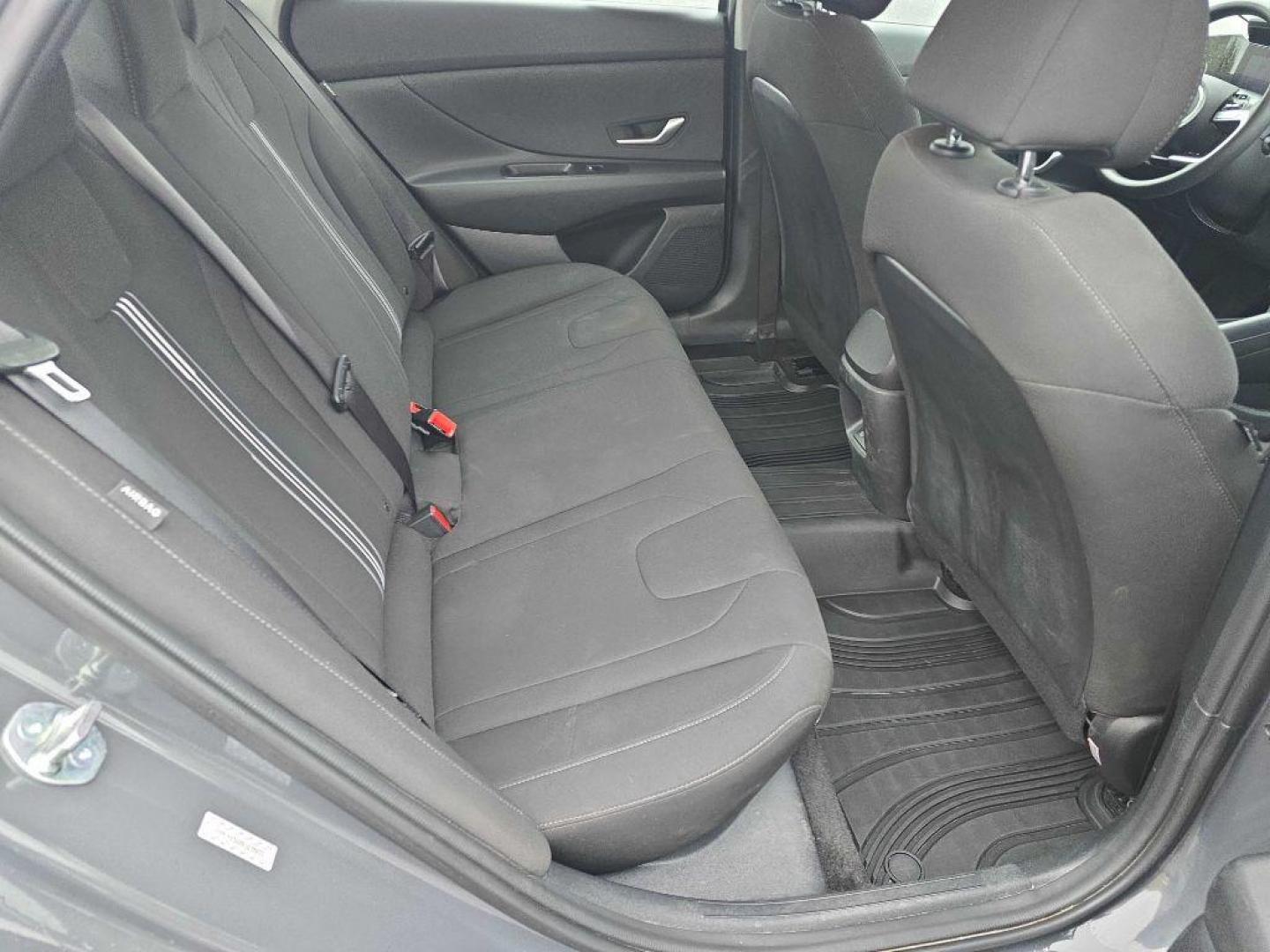 2024 GRAY HYUNDAI ELANTRA SEL (KMHLM4DG0RU) with an 2.0L engine, Continuously Variable transmission, located at 2525 S. Cushman, Fairbanks, AK, 99701, (907) 452-5707, 64.824036, -147.712311 - Photo#4