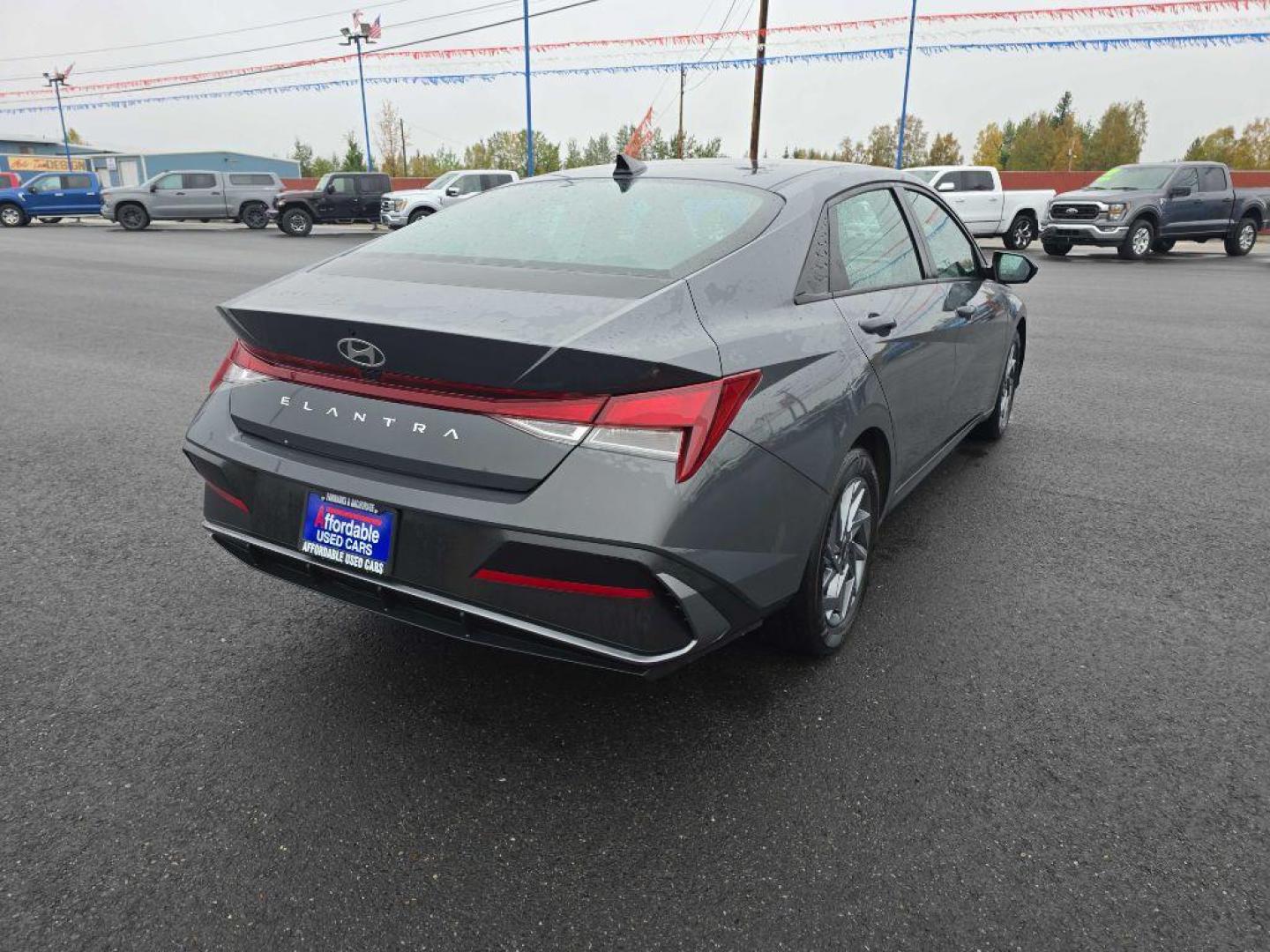 2024 GRAY HYUNDAI ELANTRA SEL (KMHLM4DG0RU) with an 2.0L engine, Continuously Variable transmission, located at 2525 S. Cushman, Fairbanks, AK, 99701, (907) 452-5707, 64.824036, -147.712311 - Photo#2