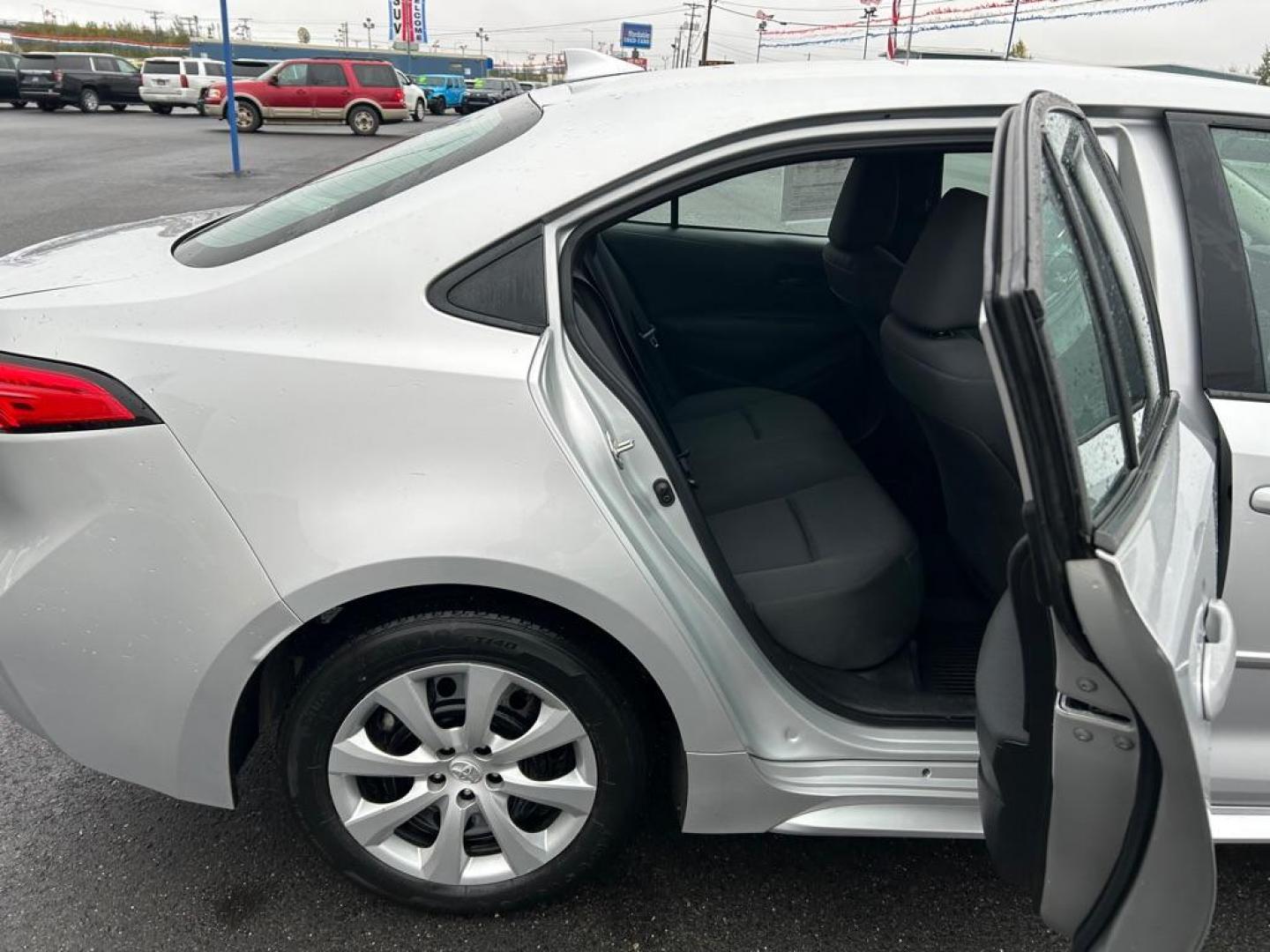 2023 SILVER TOYOTA COROLLA LE LE (5YFB4MDE7PP) with an 2.0L engine, Continuously Variable transmission, located at 2525 S. Cushman, Fairbanks, AK, 99701, (907) 452-5707, 64.824036, -147.712311 - Photo#5