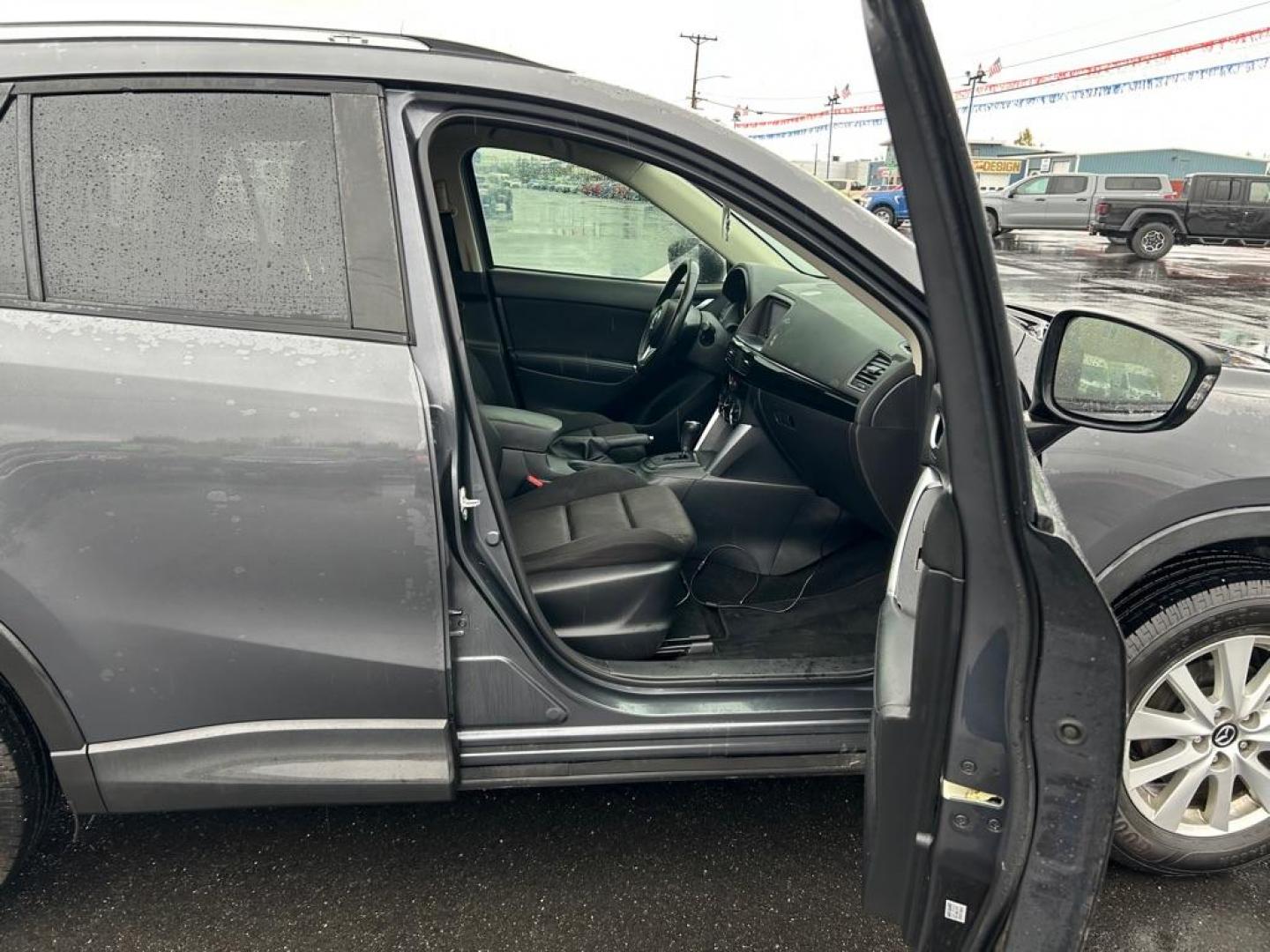 2014 GREY MAZDA CX-5 TOURING (JM3KE2CY2E0) with an 2.5L engine, Automatic transmission, located at 2525 S. Cushman, Fairbanks, AK, 99701, (907) 452-5707, 64.824036, -147.712311 - Photo#4