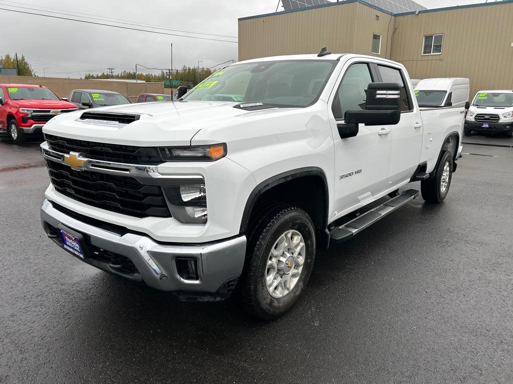 photo of 2024 CHEVROLET SILVERADO 3500 LT