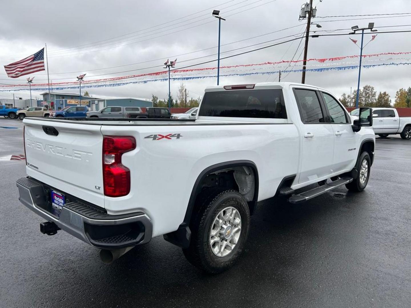 2024 WHITE CHEVROLET SILVERADO 3500 LT (1GC4YTEY2RF) with an 6.6L engine, Automatic transmission, located at 2525 S. Cushman, Fairbanks, AK, 99701, (907) 452-5707, 64.824036, -147.712311 - Photo#2