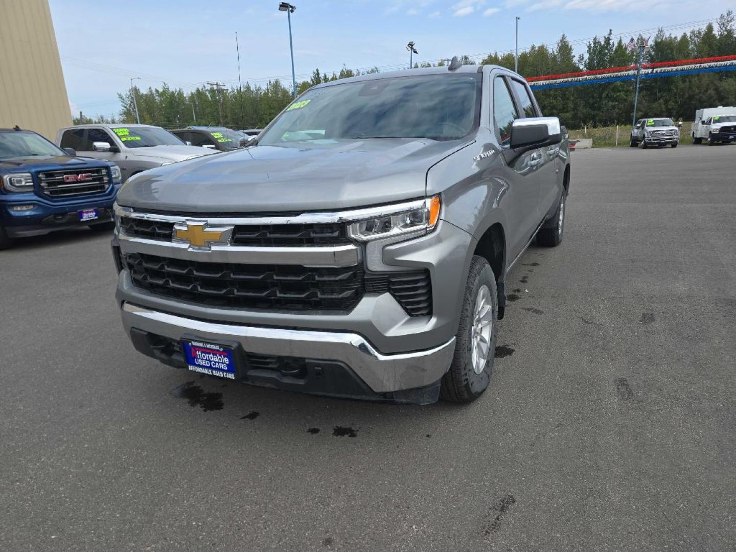 2023 SILVER CHEVROLET SILVERADO 1500 LT (1GCUDDED6PZ) with an 5.3L engine, Automatic transmission, located at 2525 S. Cushman, Fairbanks, AK, 99701, (907) 452-5707, 64.824036, -147.712311- Photo#1