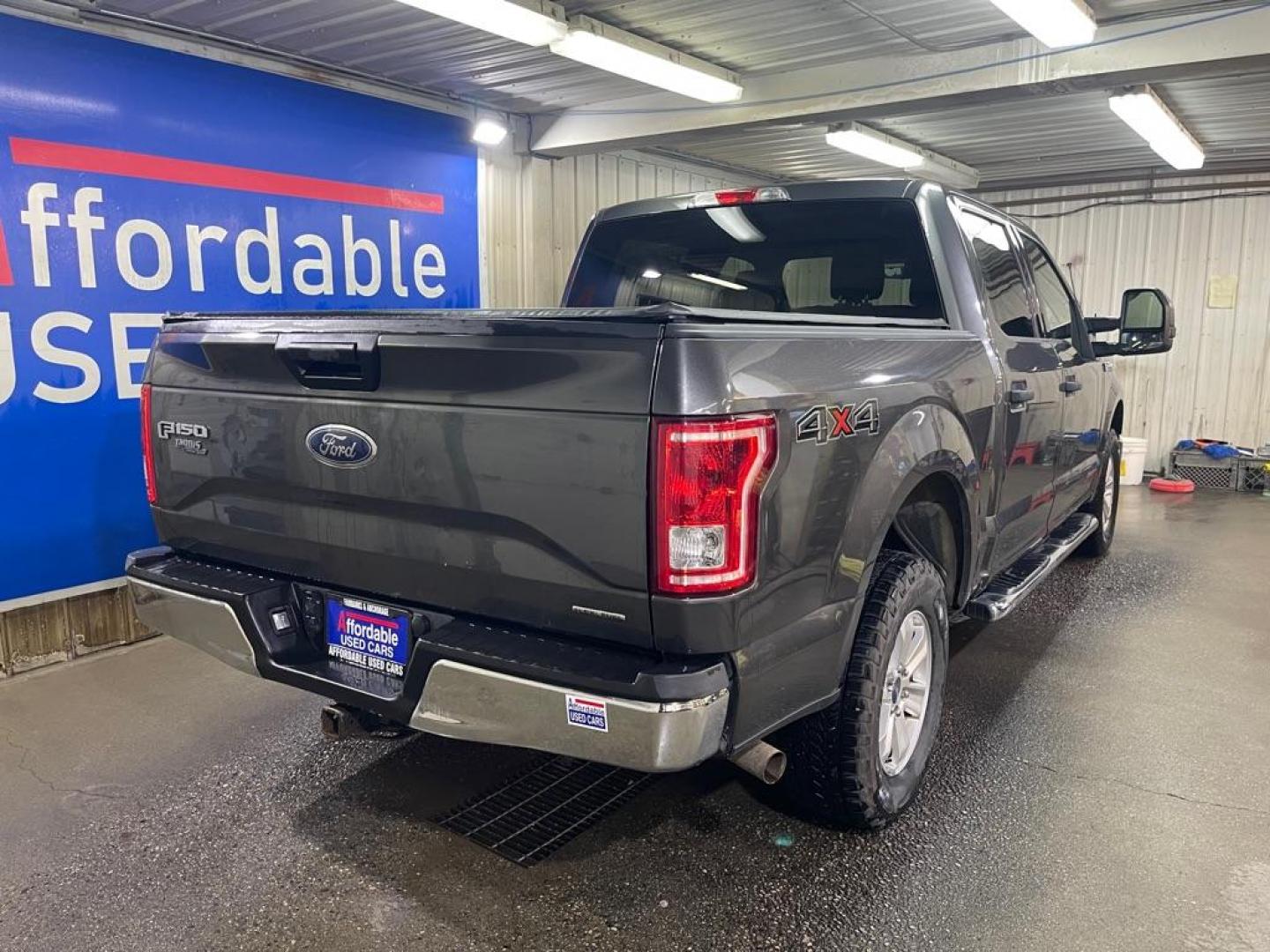 2015 GREY FORD F150 SUPERCREW (1FTEW1EFXFF) with an 5.0L engine, Automatic transmission, located at 2525 S. Cushman, Fairbanks, AK, 99701, (907) 452-5707, 64.824036, -147.712311 - Photo#2