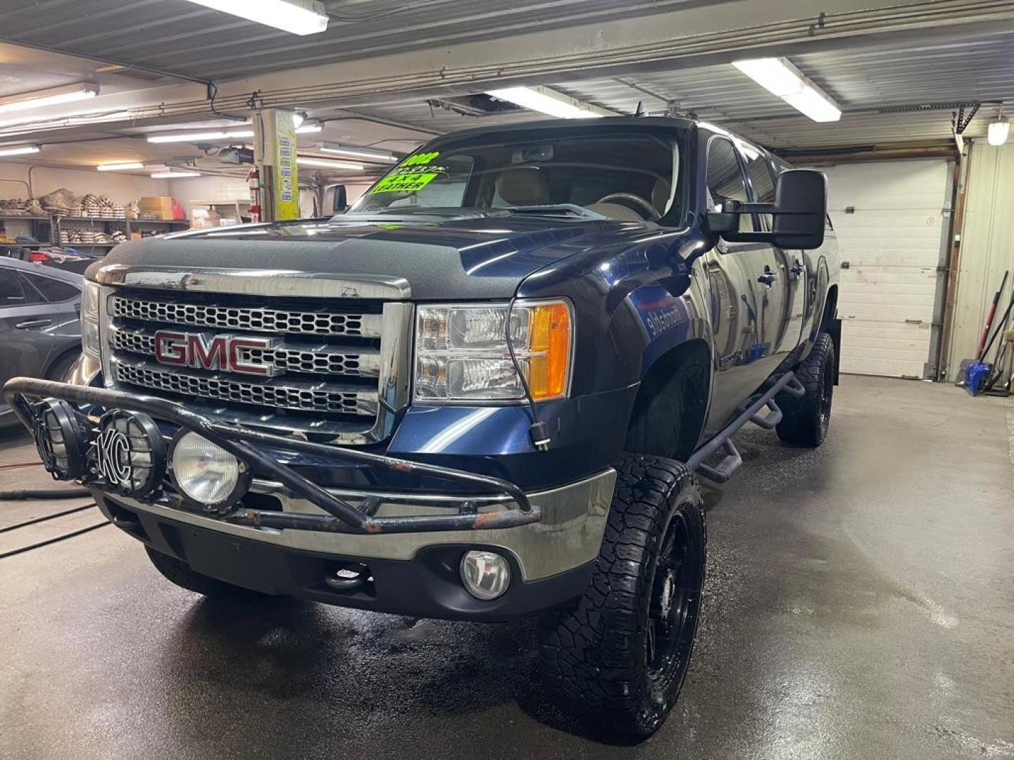 2012 BLUE GMC SIERRA 2500 SLT (1GT121EG1CF) with an 6.0L engine, Automatic transmission, located at 2525 S. Cushman, Fairbanks, AK, 99701, (907) 452-5707, 64.824036, -147.712311 - Photo#1
