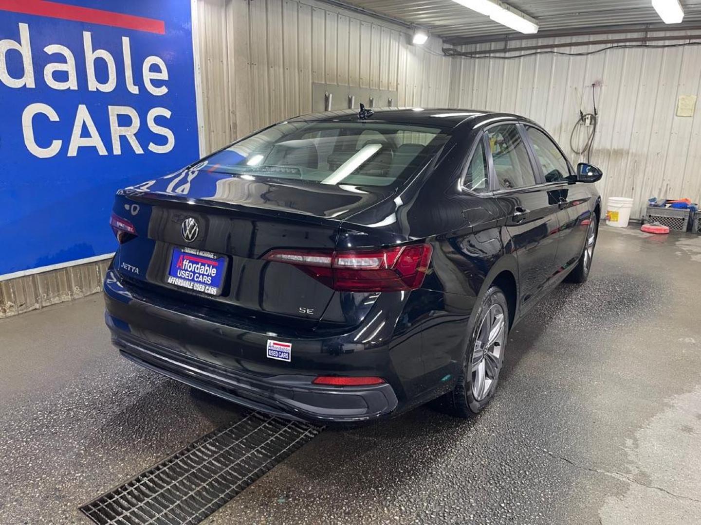 2024 BLACK VOLKSWAGEN JETTA SE (3VWEM7BU1RM) with an 1.5L engine, Automatic transmission, located at 2525 S. Cushman, Fairbanks, AK, 99701, (907) 452-5707, 64.824036, -147.712311 - Photo#2