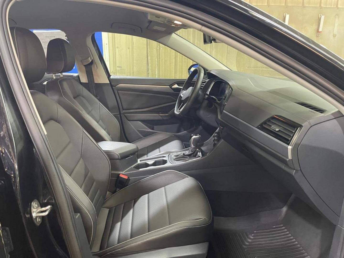 2024 BLACK VOLKSWAGEN JETTA SE (3VWEM7BU1RM) with an 1.5L engine, Automatic transmission, located at 2525 S. Cushman, Fairbanks, AK, 99701, (907) 452-5707, 64.824036, -147.712311 - Photo#3