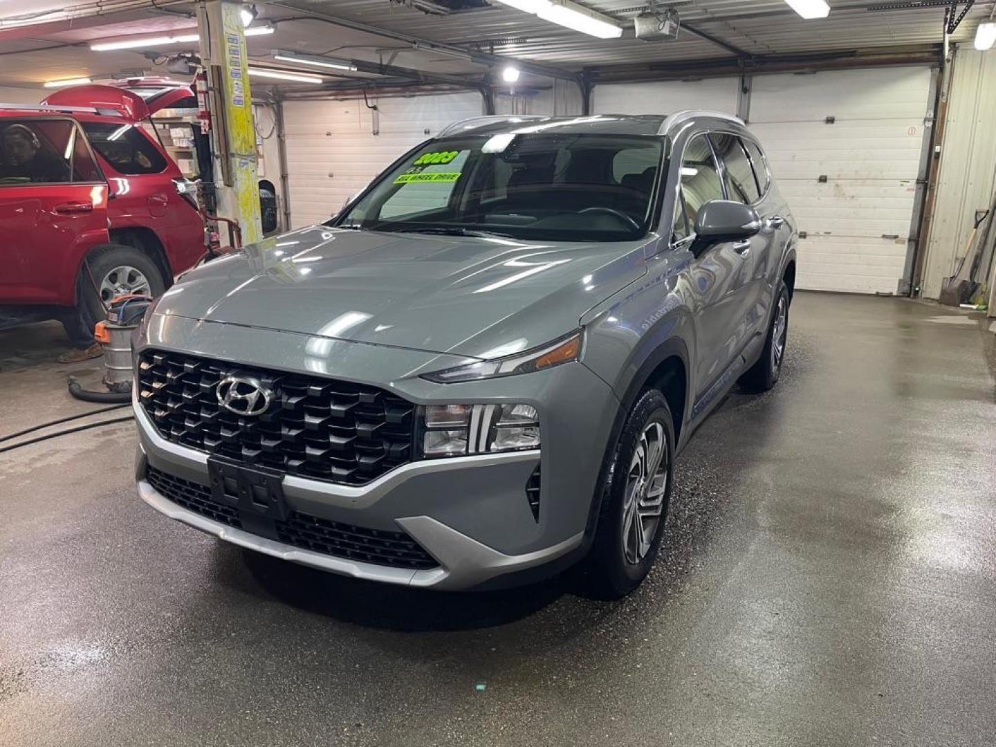 2023 GRAY HYUNDAI SANTA FE SEL (5NMS2DAJXPH) with an 2.5L engine, Automatic transmission, located at 2525 S. Cushman, Fairbanks, AK, 99701, (907) 452-5707, 64.824036, -147.712311 - Photo#1