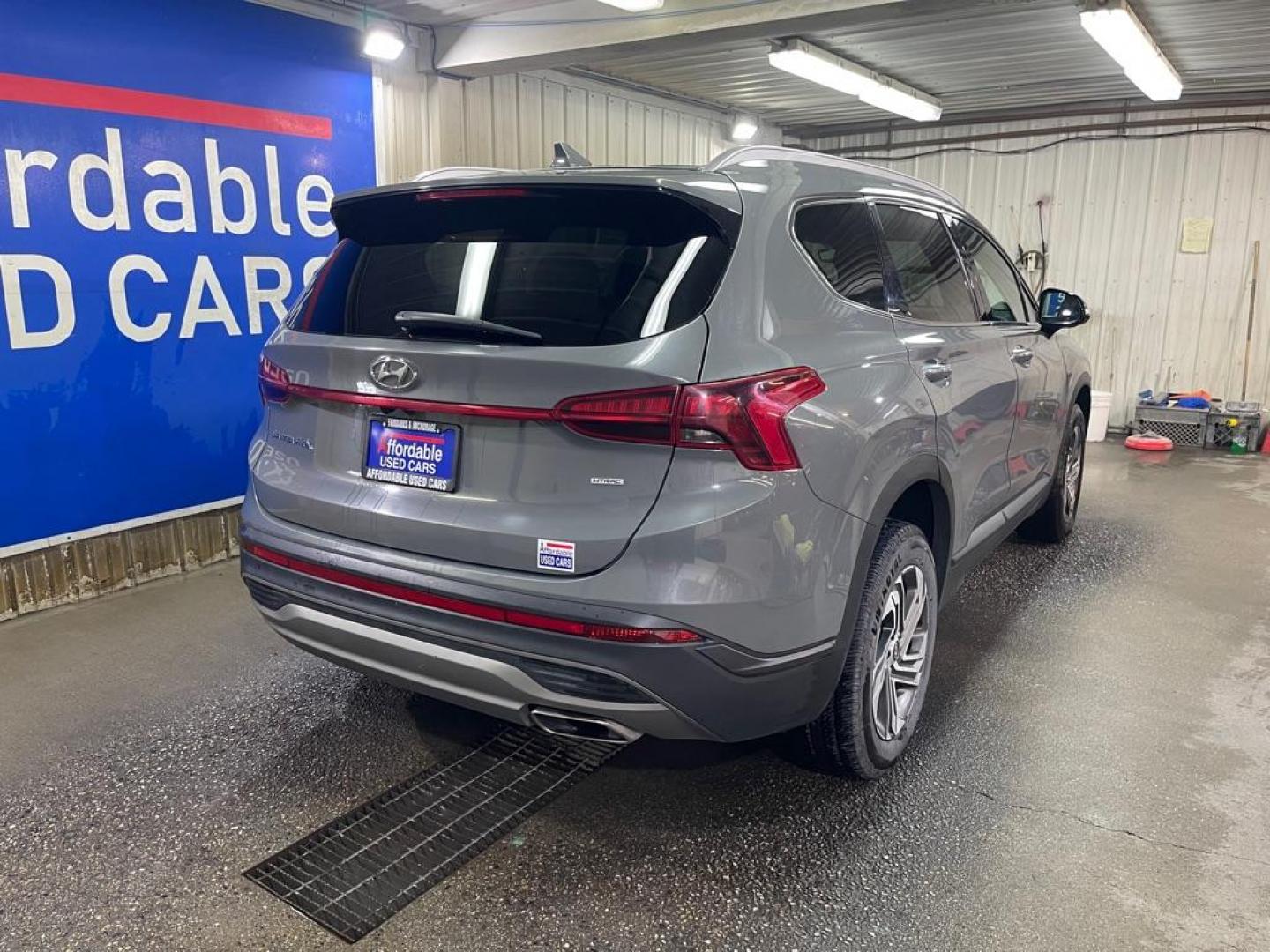 2023 GRAY HYUNDAI SANTA FE SEL (5NMS2DAJXPH) with an 2.5L engine, Automatic transmission, located at 2525 S. Cushman, Fairbanks, AK, 99701, (907) 452-5707, 64.824036, -147.712311 - Photo#2