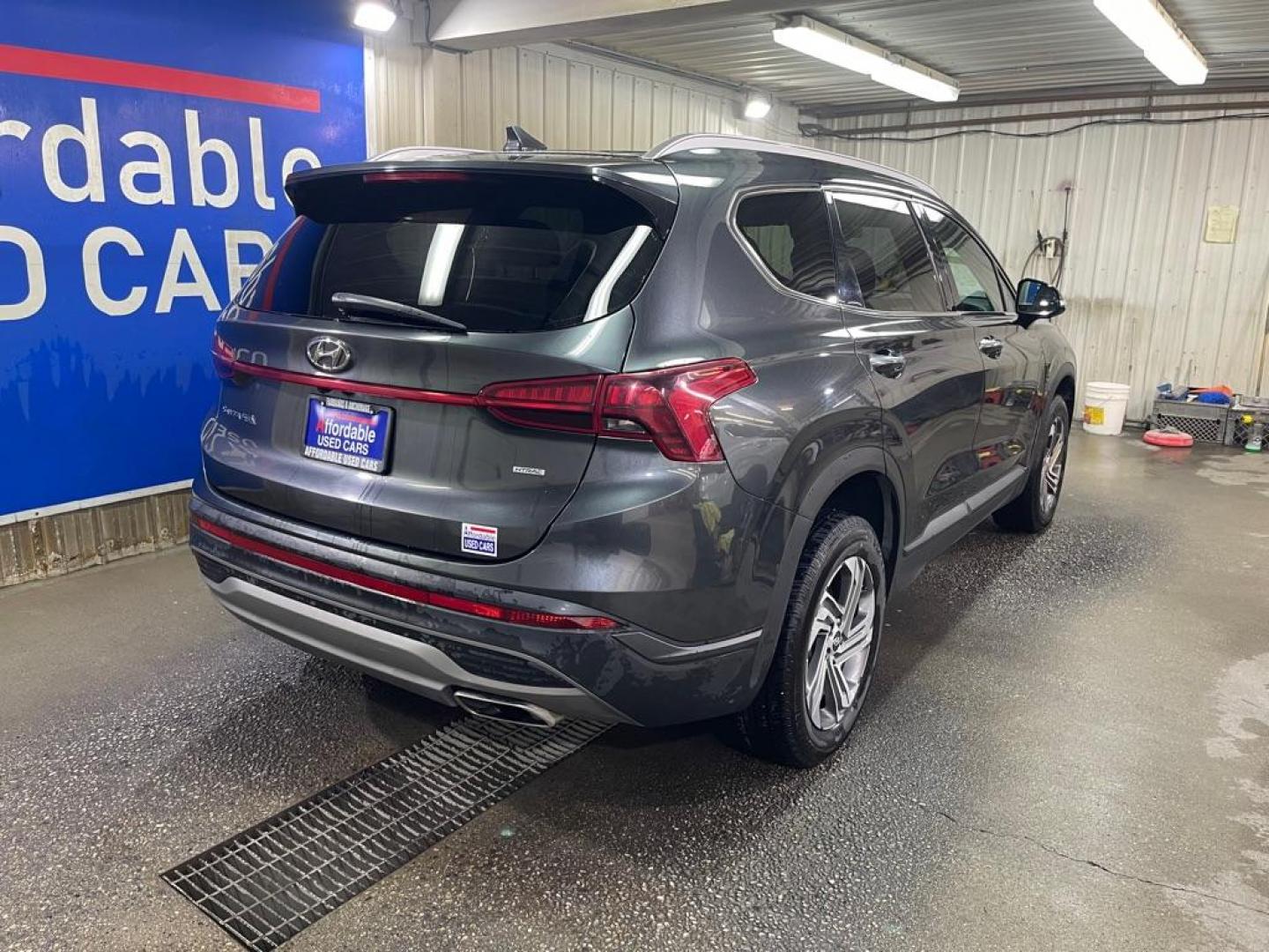 2023 GRAY HYUNDAI SANTA FE SEL (5NMS2DAJ3PH) with an 2.5L engine, Automatic transmission, located at 2525 S. Cushman, Fairbanks, AK, 99701, (907) 452-5707, 64.824036, -147.712311 - Photo#2