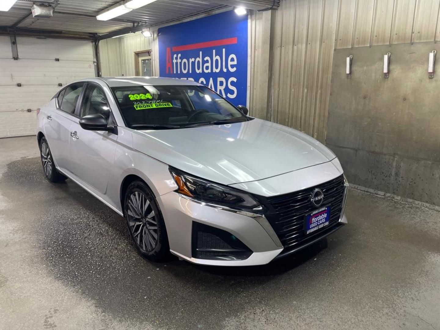 2024 SILVER NISSAN ALTIMA SV (1N4BL4DV6RN) with an 2.5L engine, Continuously Variable transmission, located at 2525 S. Cushman, Fairbanks, AK, 99701, (907) 452-5707, 64.824036, -147.712311 - Photo#0