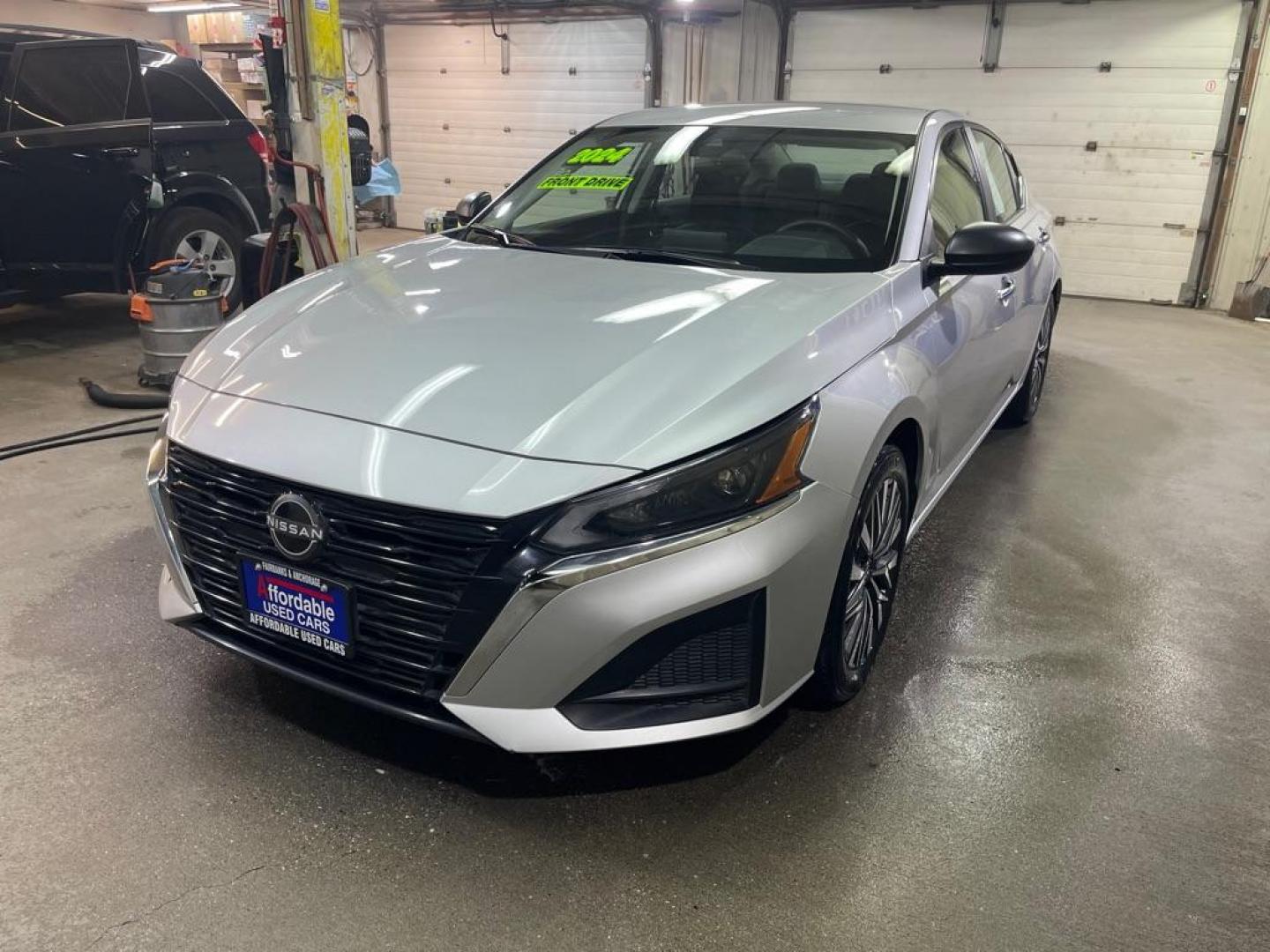 2024 SILVER NISSAN ALTIMA SV (1N4BL4DV6RN) with an 2.5L engine, Continuously Variable transmission, located at 2525 S. Cushman, Fairbanks, AK, 99701, (907) 452-5707, 64.824036, -147.712311 - Photo#1