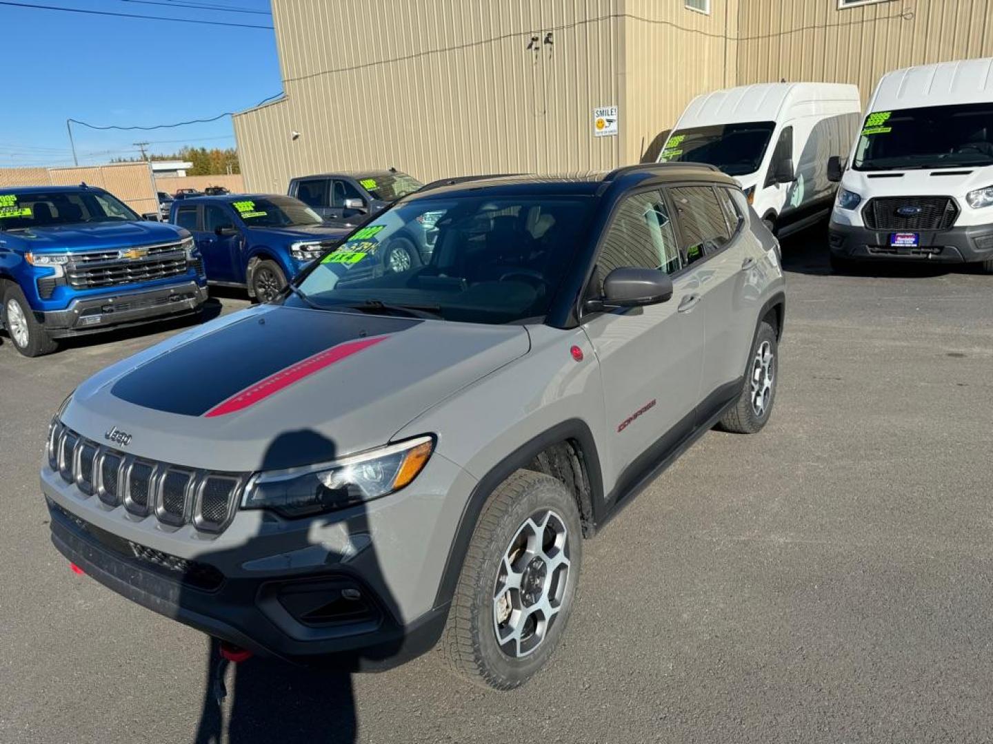2022 GRAY JEEP COMPASS TRAILHAWK (3C4NJDDB7NT) with an 2.4L engine, Automatic transmission, located at 2525 S. Cushman, Fairbanks, AK, 99701, (907) 452-5707, 64.824036, -147.712311 - Photo#1