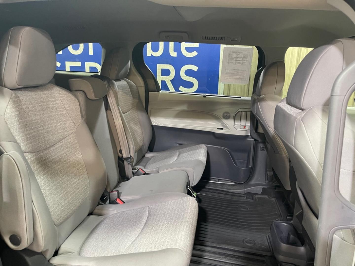 2023 GRAY TOYOTA SIENNA LE LE (5TDKRKEC3PS) with an 2.5L engine, Continuously Variable transmission, located at 2525 S. Cushman, Fairbanks, AK, 99701, (907) 452-5707, 64.824036, -147.712311- Photo#4