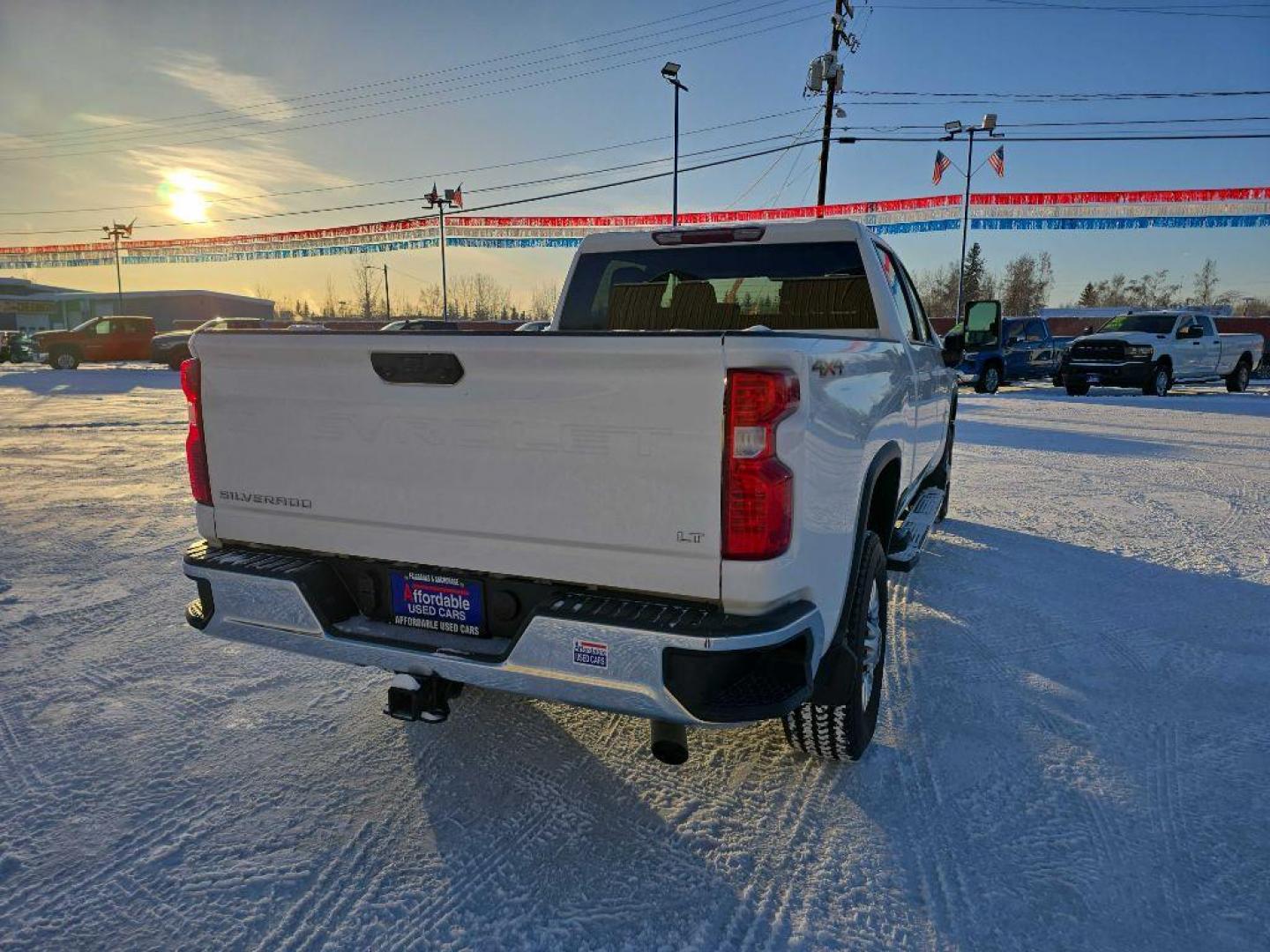 2024 WHITE CHEVROLET SILVERADO 2500 HEAVY DUTY LT (1GC4YNE75RF) with an 6.6L engine, Automatic transmission, located at 2525 S. Cushman, Fairbanks, AK, 99701, (907) 452-5707, 64.824036, -147.712311 - Photo#2