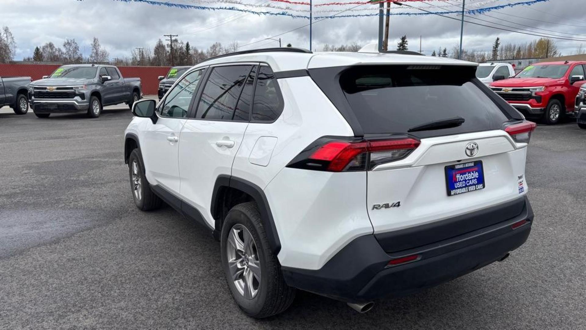 2023 WHITE TOYOTA RAV4 XLE XLE (2T3P1RFV9PW) with an 2.5L engine, Automatic transmission, located at 2525 S. Cushman, Fairbanks, AK, 99701, (907) 452-5707, 64.824036, -147.712311 - Photo#6