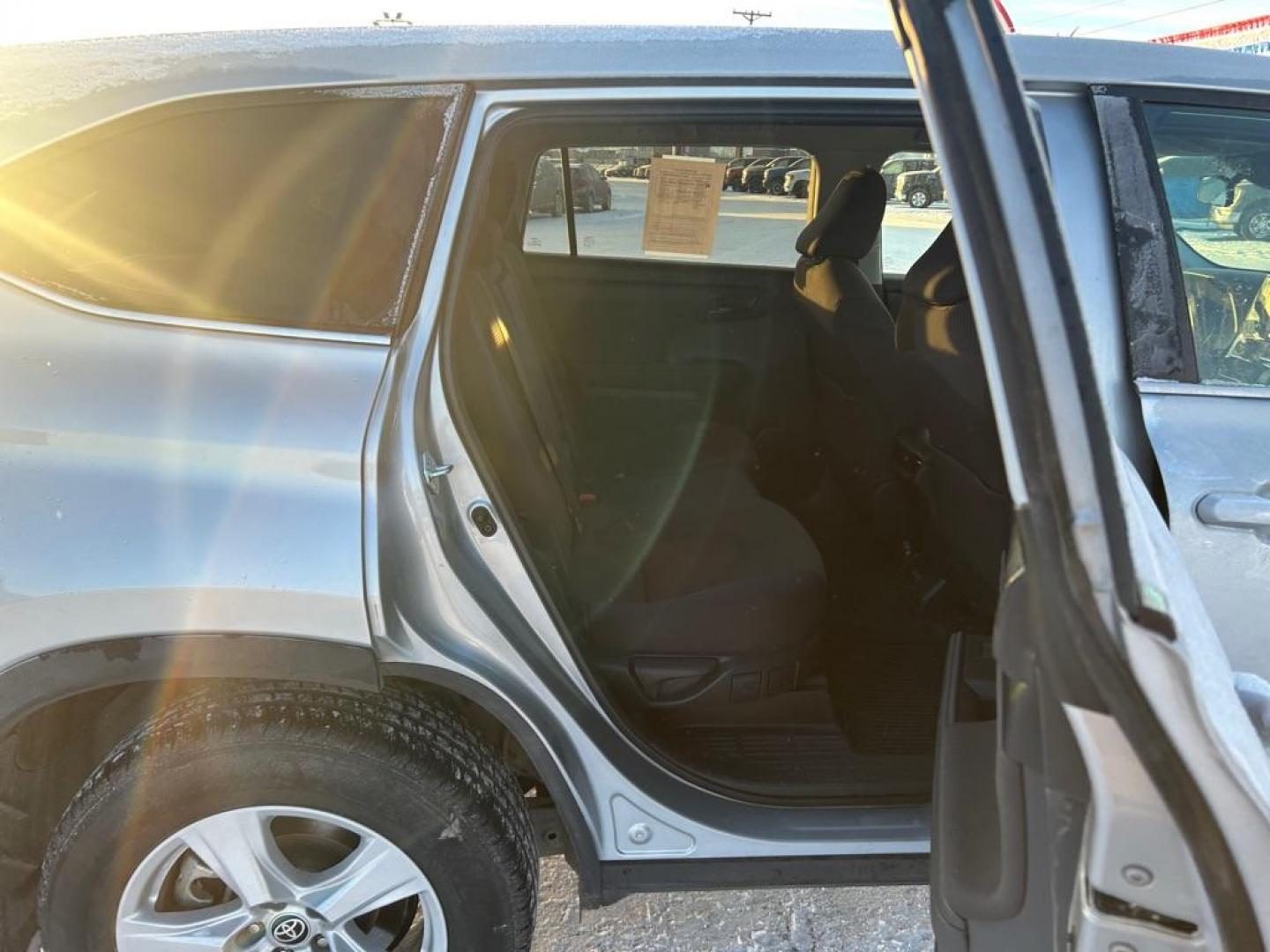 2023 SILVER TOYOTA HIGHLANDER L (5TDKDRBH1PS) with an 2.4L engine, Automatic transmission, located at 2525 S. Cushman, Fairbanks, AK, 99701, (907) 452-5707, 64.824036, -147.712311 - Photo#5