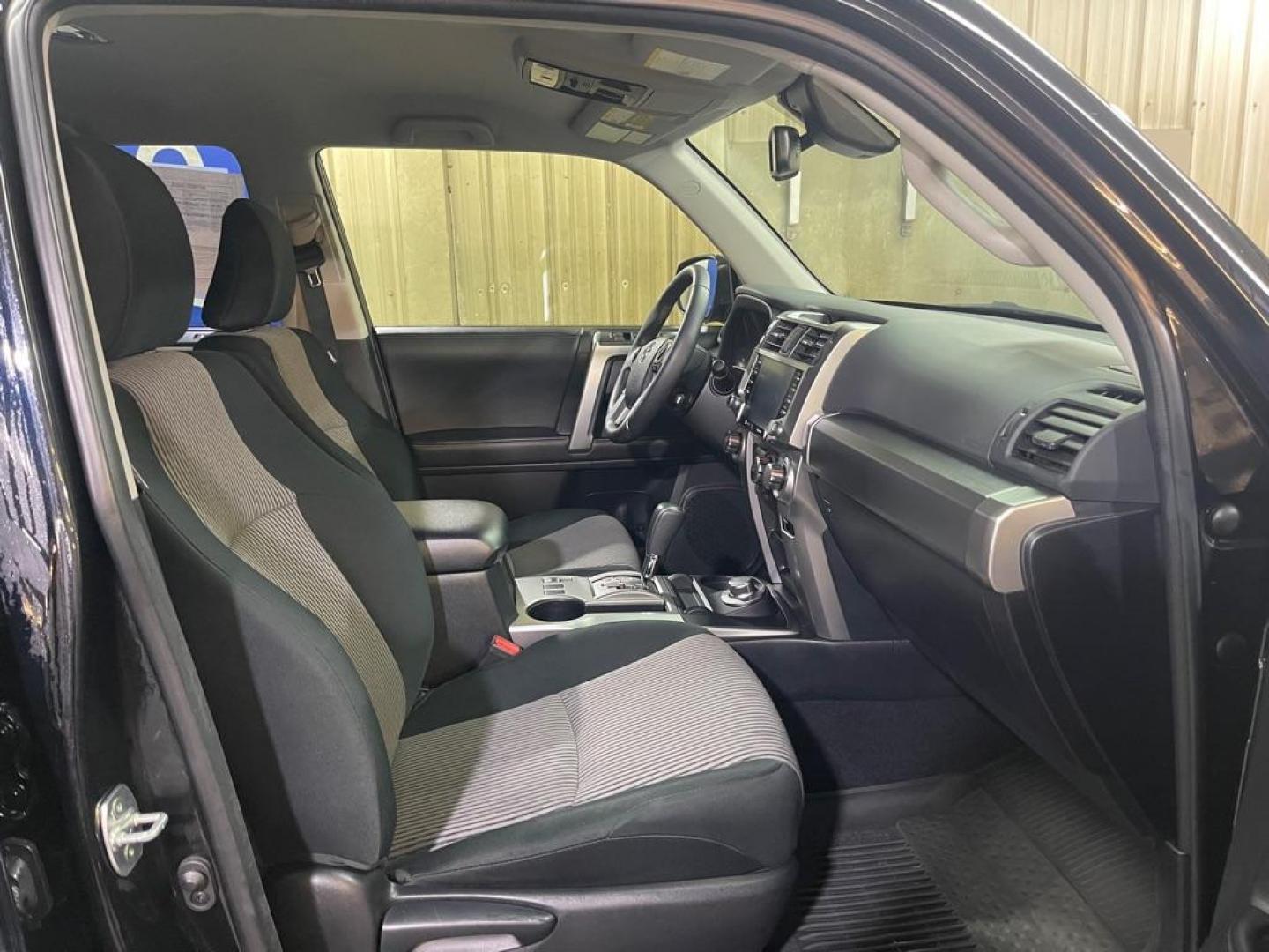 2023 BLACK TOYOTA 4RUNNER SE (JTEMU5JR8P6) with an 4.0L engine, Automatic transmission, located at 2525 S. Cushman, Fairbanks, AK, 99701, (907) 452-5707, 64.824036, -147.712311 - Photo#3