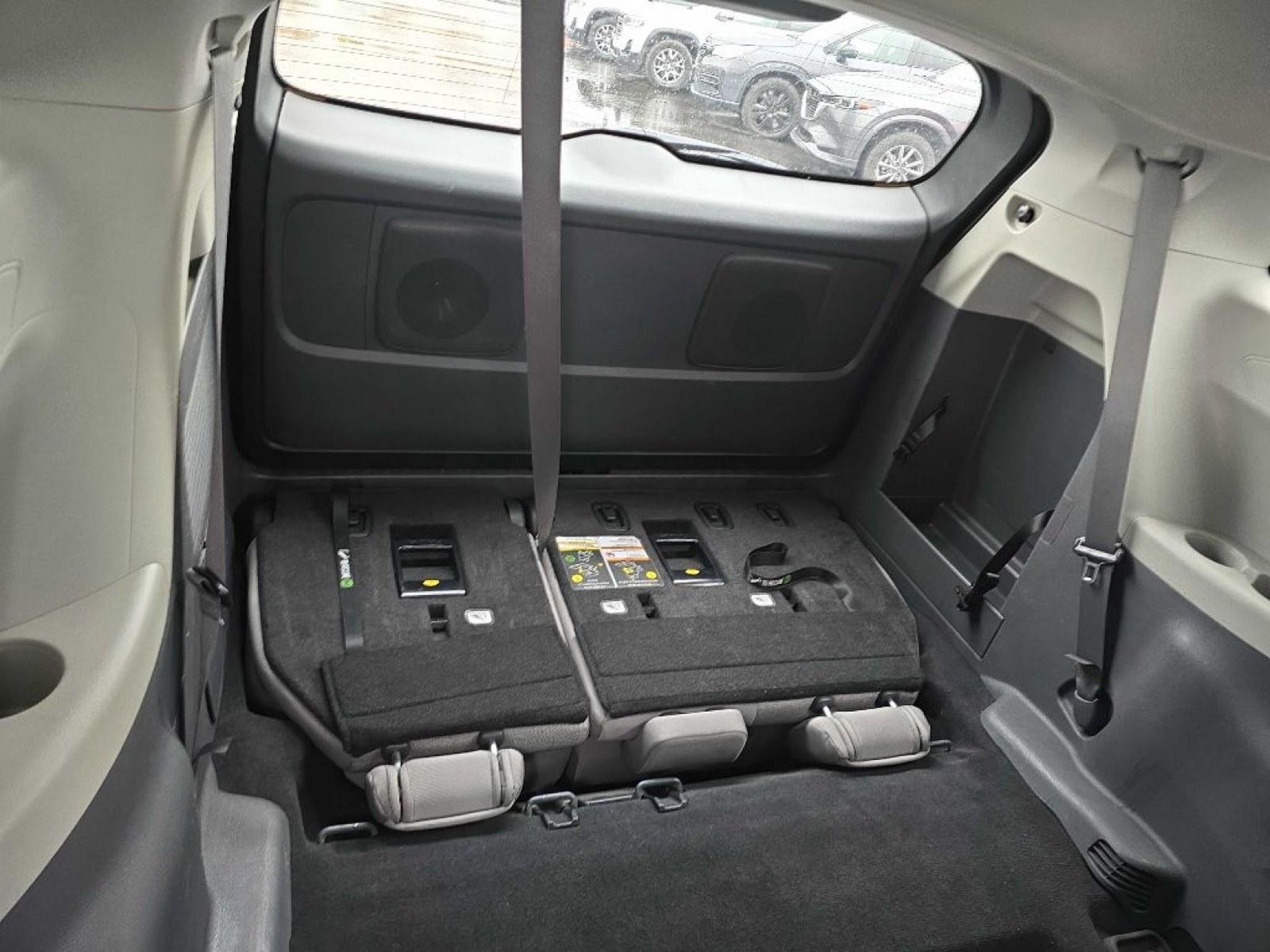 2023 BLUE TOYOTA SIENNA LE LE (5TDKRKEC2PS) with an 2.5L engine, Continuously Variable transmission, located at 2525 S. Cushman, Fairbanks, AK, 99701, (907) 452-5707, 64.824036, -147.712311 - Photo#4