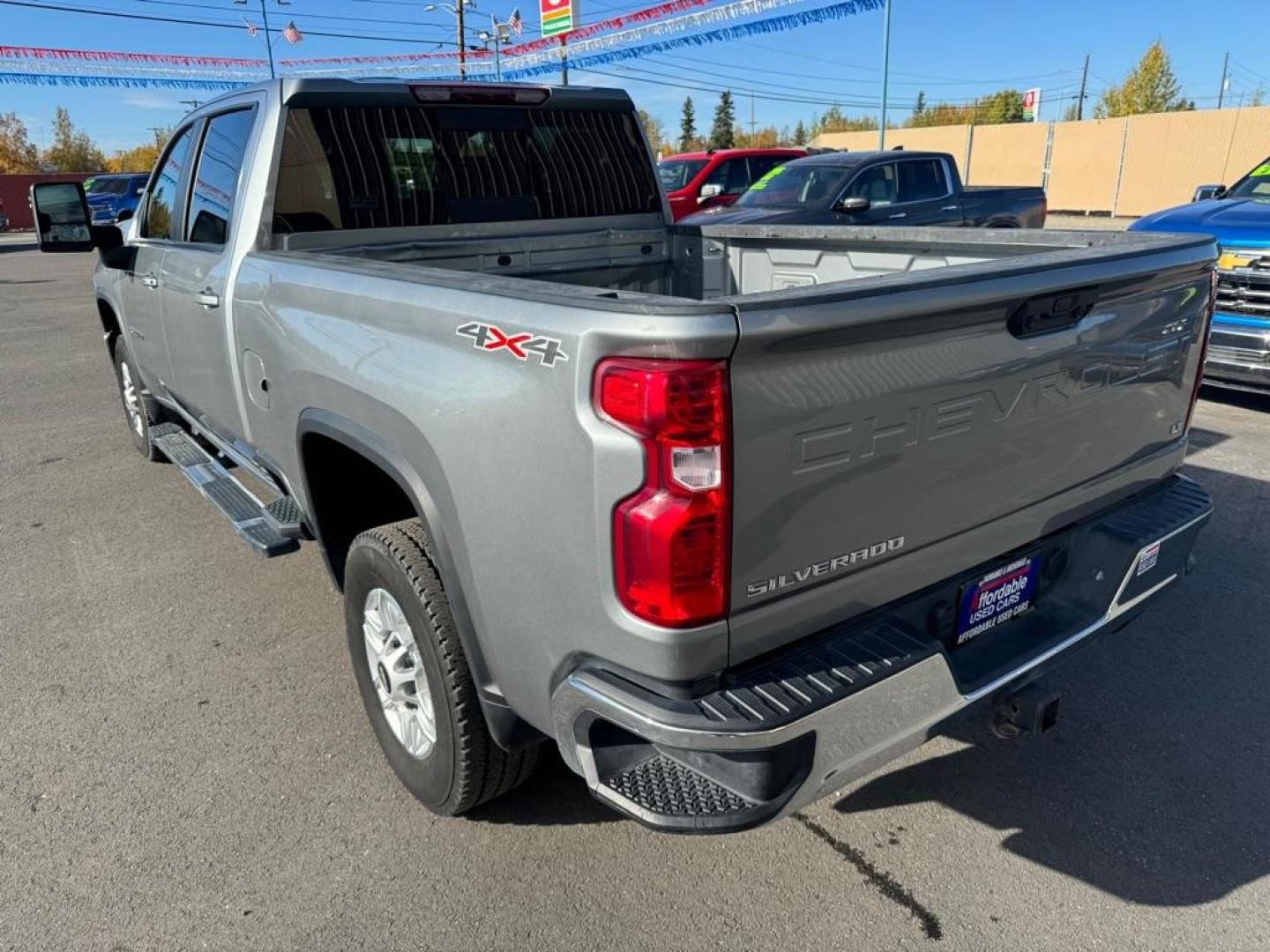 2024 GREY CHEVROLET SILVERADO 2500 HEAVY DUTY LT (1GC4YNE76RF) with an 6.6L engine, Automatic transmission, located at 2525 S. Cushman, Fairbanks, AK, 99701, (907) 452-5707, 64.824036, -147.712311 - Photo#3
