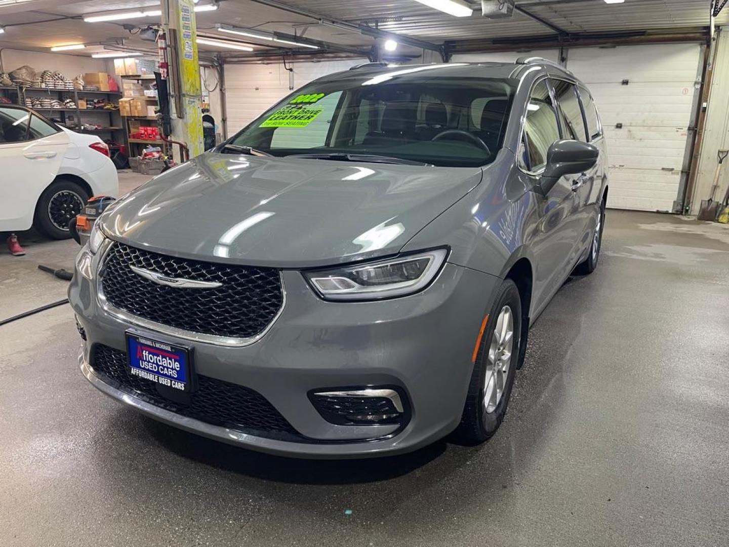 2022 GRAY CHRYSLER PACIFICA TOURING L (2C4RC1BG2NR) with an 3.6L engine, Automatic transmission, located at 2525 S. Cushman, Fairbanks, AK, 99701, (907) 452-5707, 64.824036, -147.712311 - Photo#1
