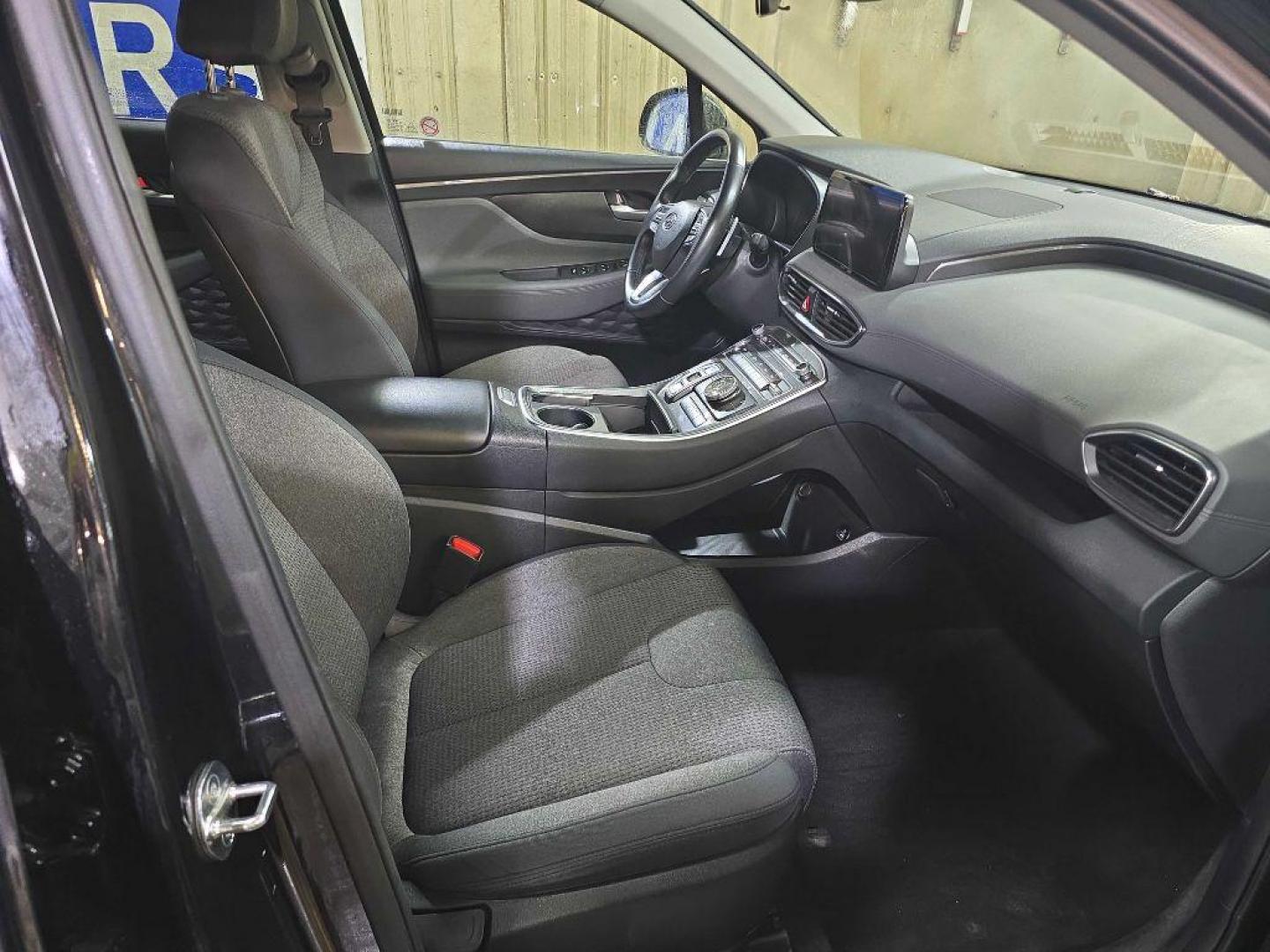 2023 BLACK HYUNDAI SANTA FE SEL (5NMS2DAJ8PH) with an 2.5L engine, Automatic transmission, located at 2525 S. Cushman, Fairbanks, AK, 99701, (907) 452-5707, 64.824036, -147.712311 - Photo#2