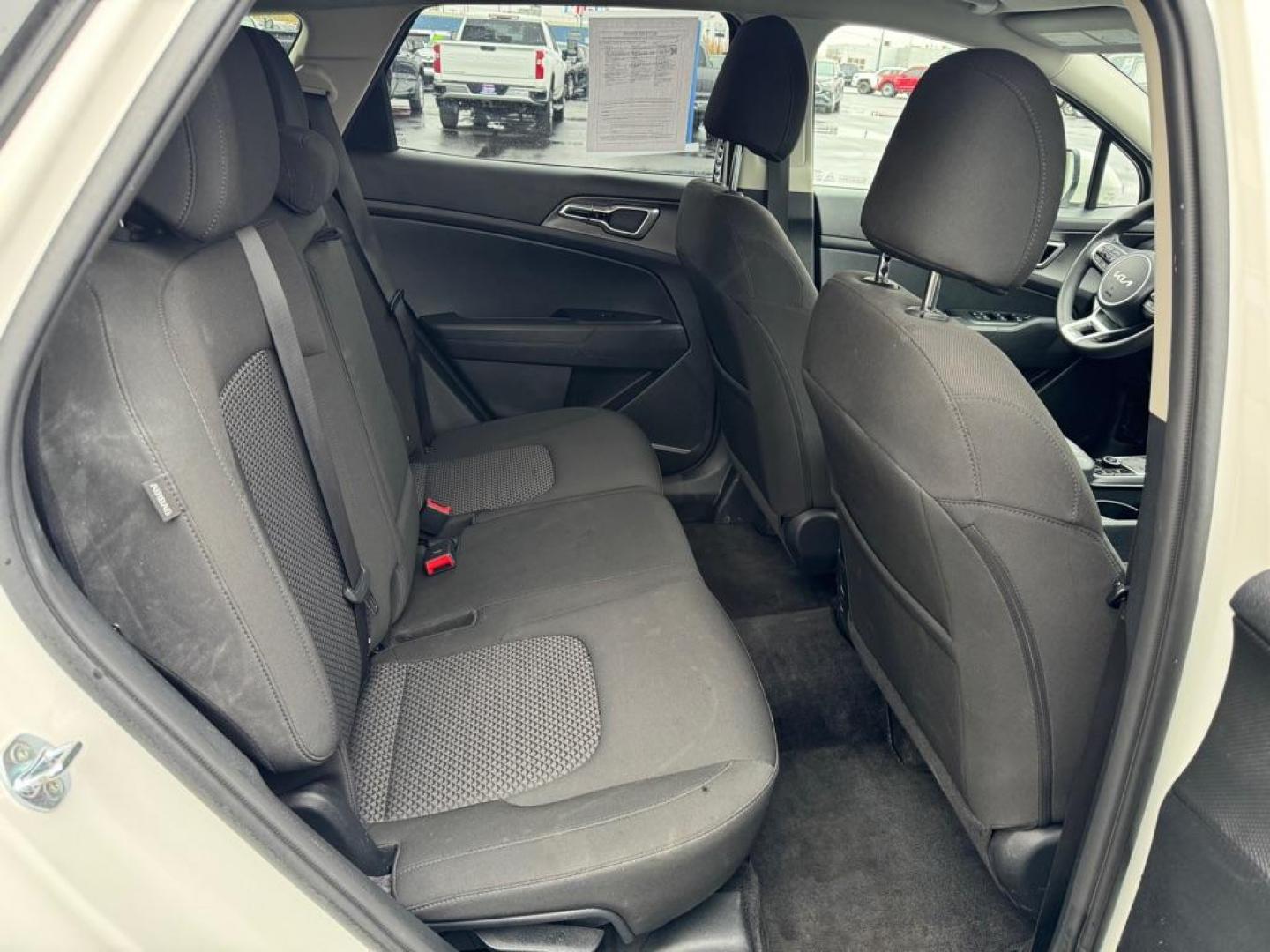 2024 WHITE KIA SPORTAGE LX (KNDPUCDF6R7) with an 2.5L engine, Automatic transmission, located at 2525 S. Cushman, Fairbanks, AK, 99701, (907) 452-5707, 64.824036, -147.712311 - Photo#5