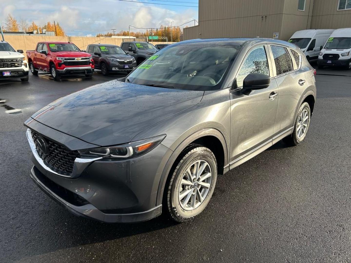 2024 GRAY MAZDA CX-5 SELECT (JM3KFBBL1R0) with an 2.5L engine, Automatic transmission, located at 2525 S. Cushman, Fairbanks, AK, 99701, (907) 452-5707, 64.824036, -147.712311 - Photo#0