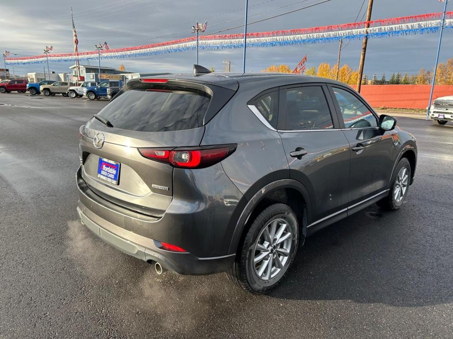 2024 GRAY MAZDA CX-5 SELECT (JM3KFBBL1R0) with an 2.5L engine, Automatic transmission, located at 2525 S. Cushman, Fairbanks, AK, 99701, (907) 452-5707, 64.824036, -147.712311 - Photo#2