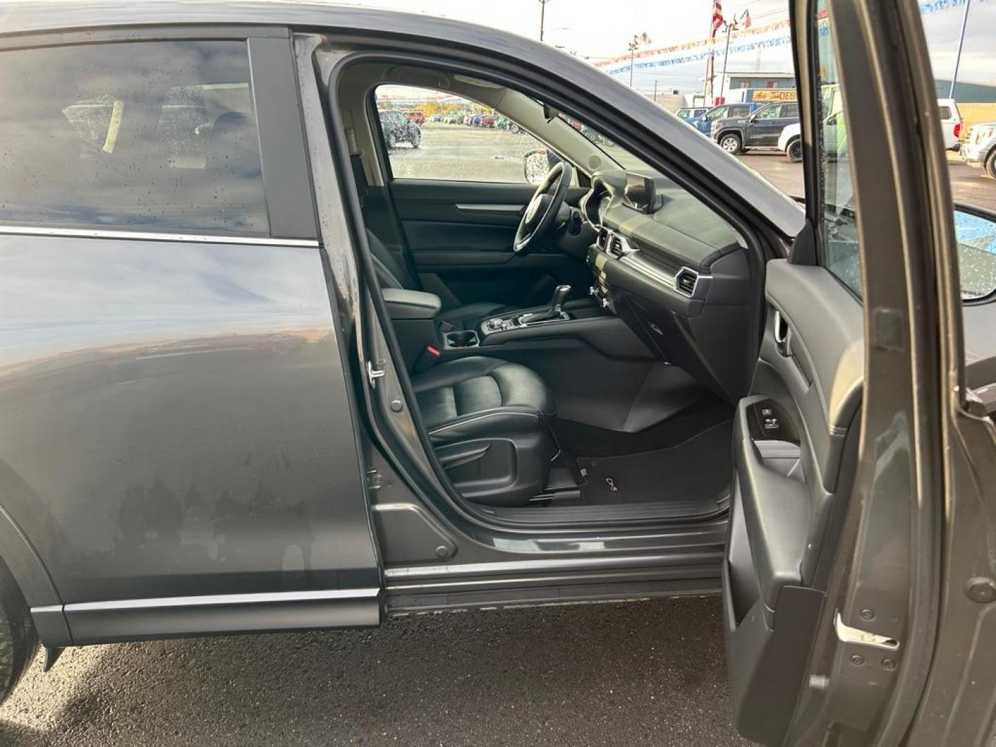 2024 GRAY MAZDA CX-5 SELECT (JM3KFBBL1R0) with an 2.5L engine, Automatic transmission, located at 2525 S. Cushman, Fairbanks, AK, 99701, (907) 452-5707, 64.824036, -147.712311 - Photo#4