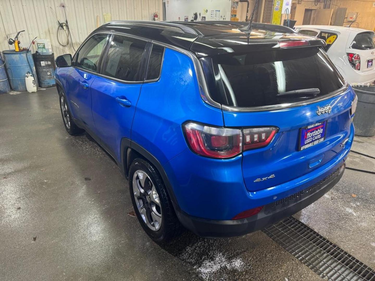 2019 BLUE JEEP COMPASS LIMITED (3C4NJDCBXKT) with an 2.4L engine, Automatic transmission, located at 2525 S. Cushman, Fairbanks, AK, 99701, (907) 452-5707, 64.824036, -147.712311 - Photo#3