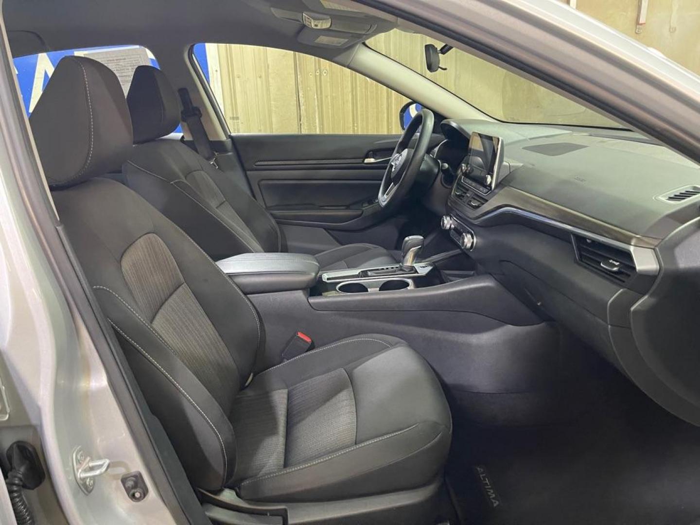 2024 SILVER NISSAN ALTIMA SV (1N4BL4DV2RN) with an 2.5L engine, Continuously Variable transmission, located at 2525 S. Cushman, Fairbanks, AK, 99701, (907) 452-5707, 64.824036, -147.712311 - Photo#3