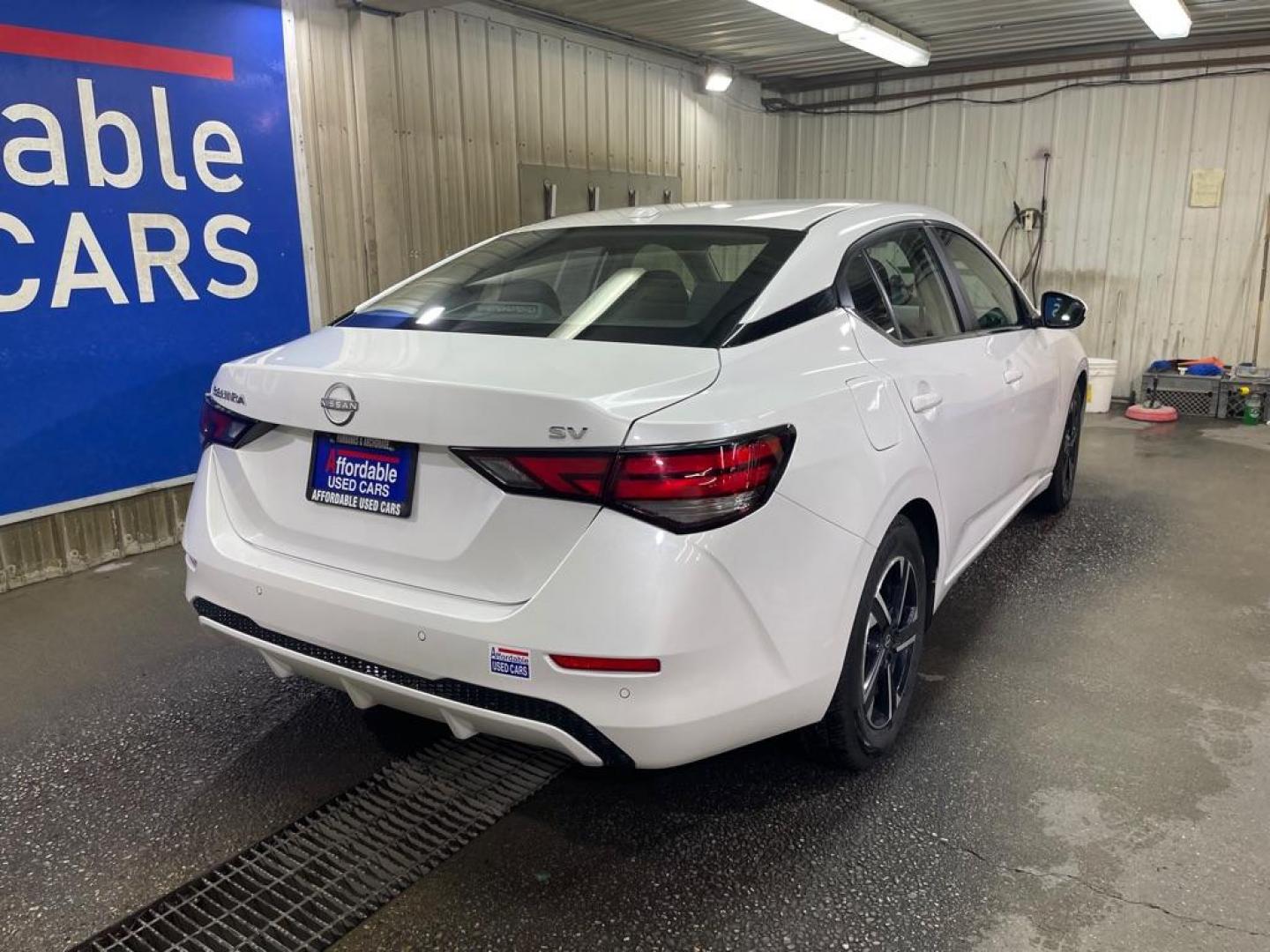 2024 WHITE NISSAN SENTRA SV (3N1AB8CVXRY) with an 2.0L engine, Continuously Variable transmission, located at 2525 S. Cushman, Fairbanks, AK, 99701, (907) 452-5707, 64.824036, -147.712311 - Photo#2
