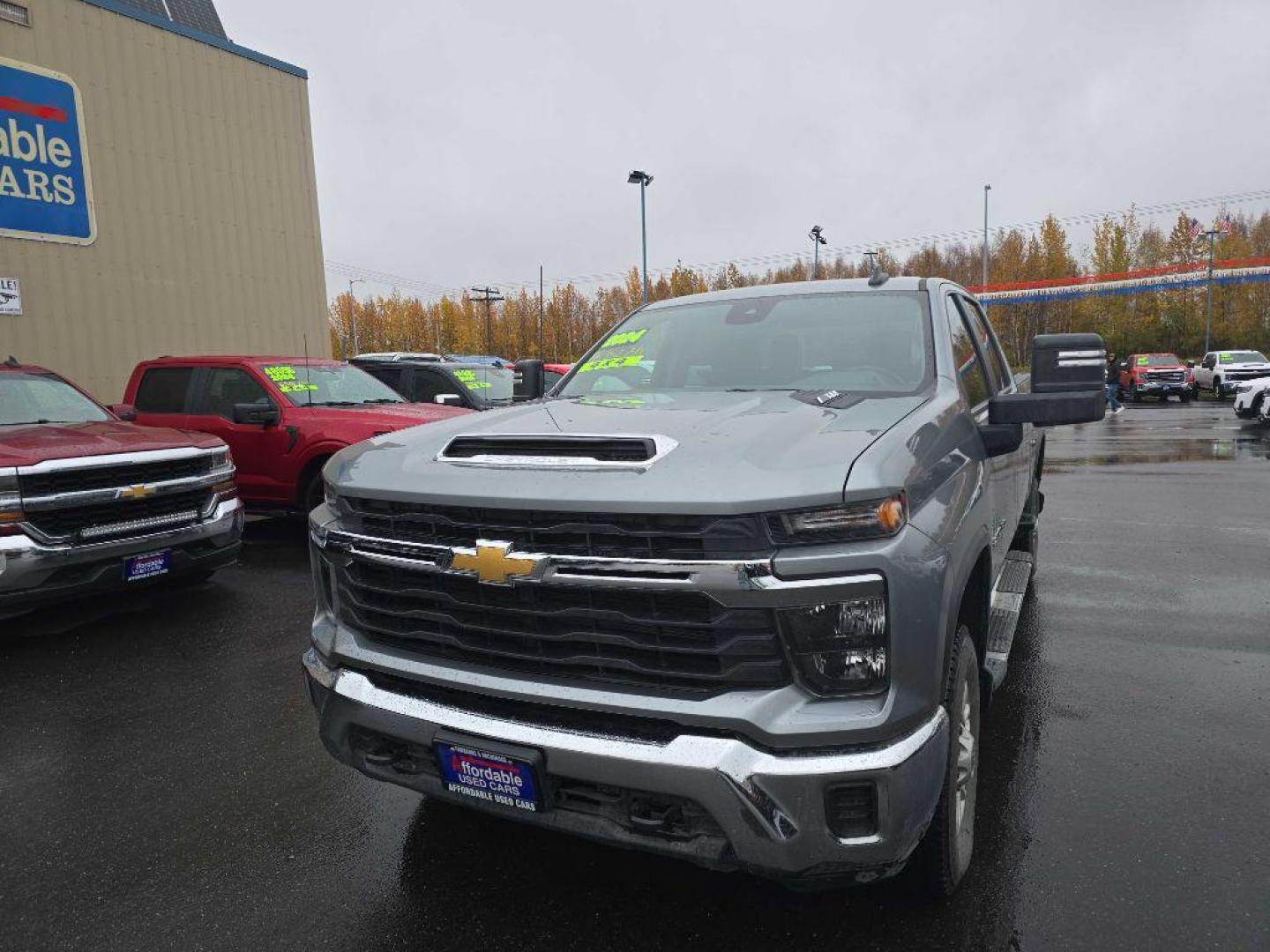 2024 SILVER CHEVROLET SILVERADO 2500 HEAVY DUTY LT (1GC4YNE70RF) with an 6.6L engine, Automatic transmission, located at 2525 S. Cushman, Fairbanks, AK, 99701, (907) 452-5707, 64.824036, -147.712311 - Photo#1