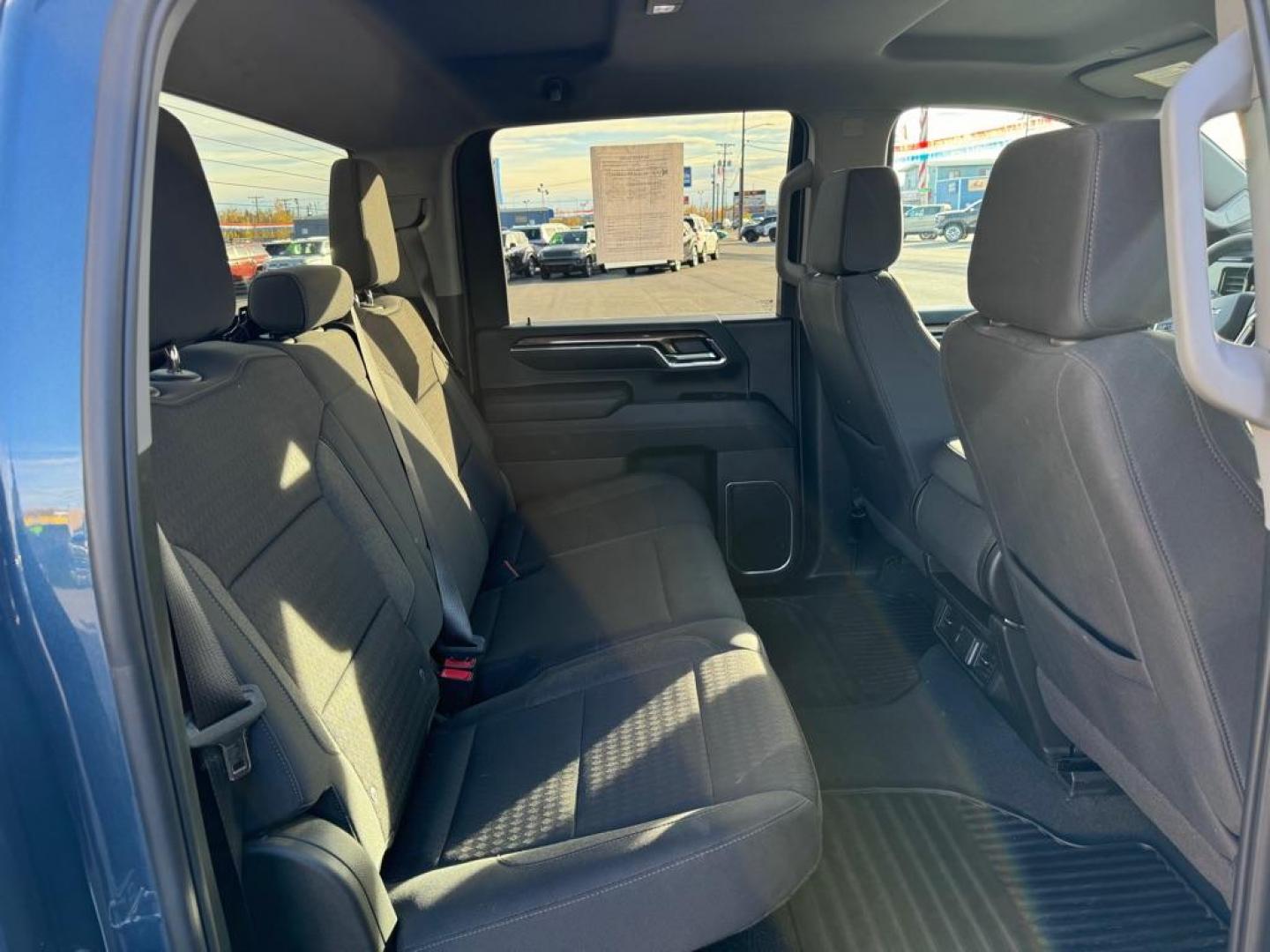 2024 BLUE CHEVROLET SILVERADO 2500 HEAVY DUTY LT (2GC4YNEY0R1) with an 6.6L engine, Automatic transmission, located at 2525 S. Cushman, Fairbanks, AK, 99701, (907) 452-5707, 64.824036, -147.712311 - Photo#5