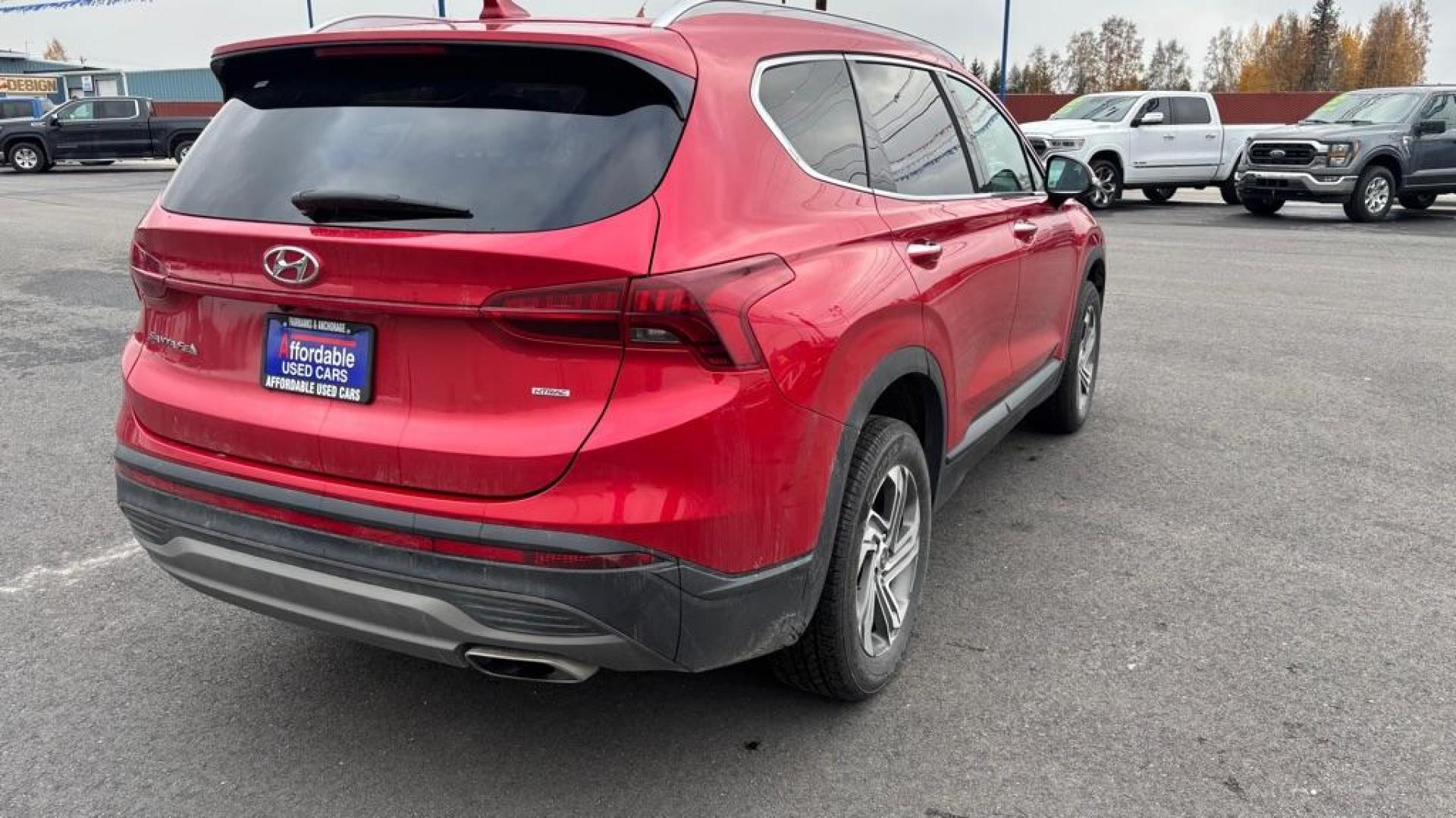 2023 RED HYUNDAI SANTA FE SEL (5NMS2DAJ7PH) with an 2.5L engine, Automatic transmission, located at 2525 S. Cushman, Fairbanks, AK, 99701, (907) 452-5707, 64.824036, -147.712311 - Photo#4