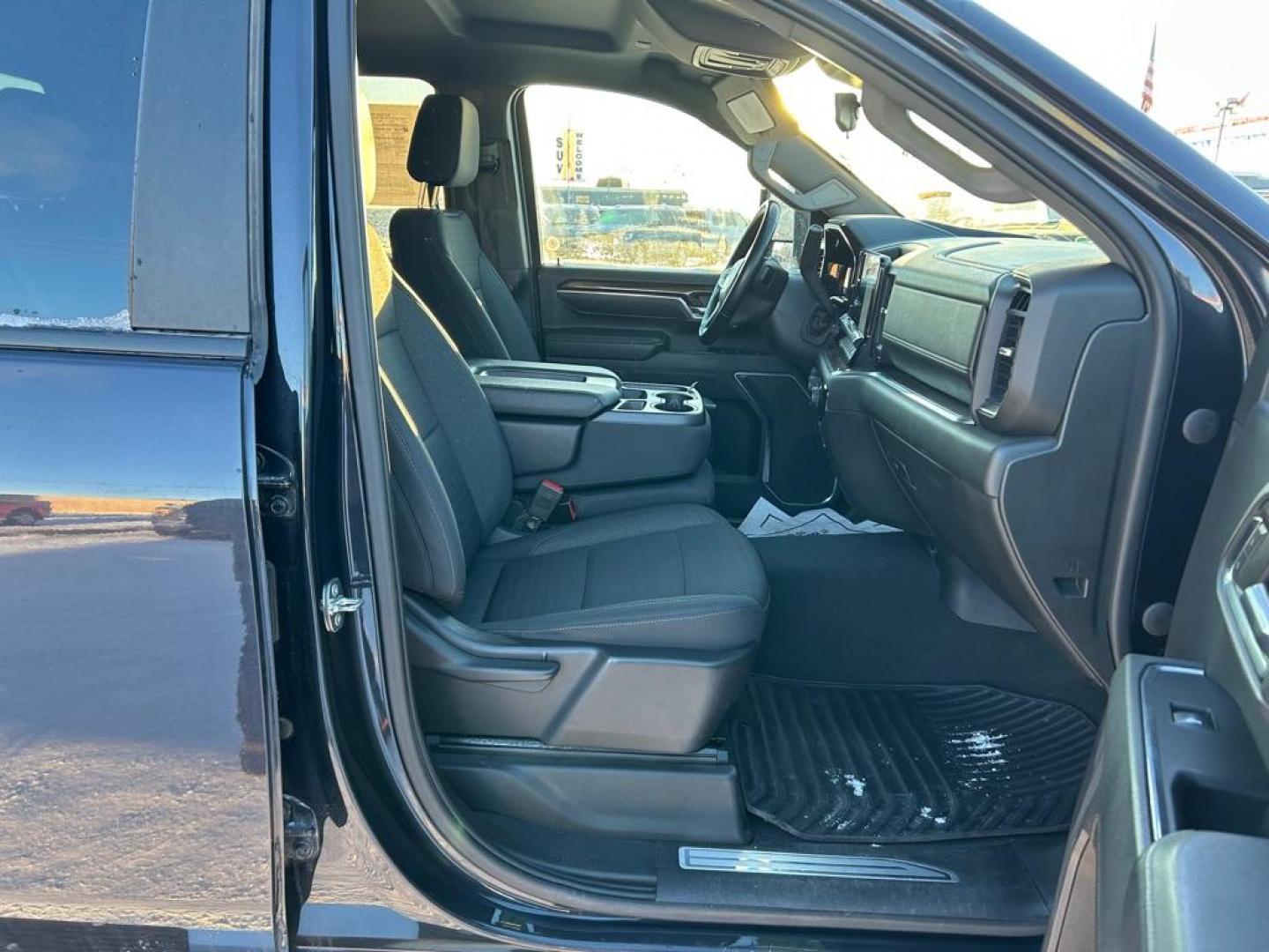 2024 GRAY CHEVROLET SILVERADO 2500 HEAVY DUTY LT (1GC4YNE76RF) with an 6.6L engine, Automatic transmission, located at 2525 S. Cushman, Fairbanks, AK, 99701, (907) 452-5707, 64.824036, -147.712311 - Photo#4