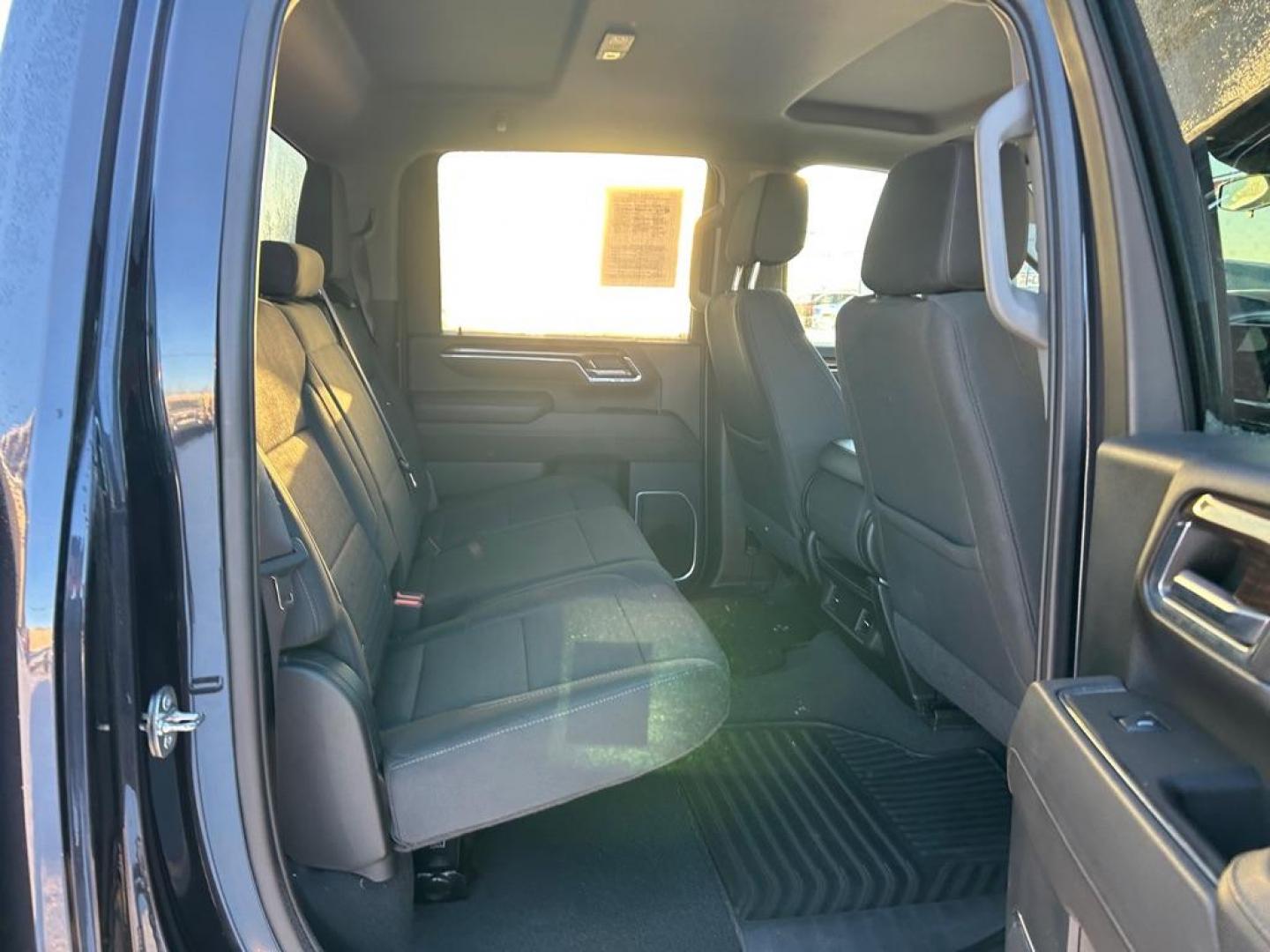 2024 GRAY CHEVROLET SILVERADO 2500 HEAVY DUTY LT (1GC4YNE76RF) with an 6.6L engine, Automatic transmission, located at 2525 S. Cushman, Fairbanks, AK, 99701, (907) 452-5707, 64.824036, -147.712311 - Photo#5