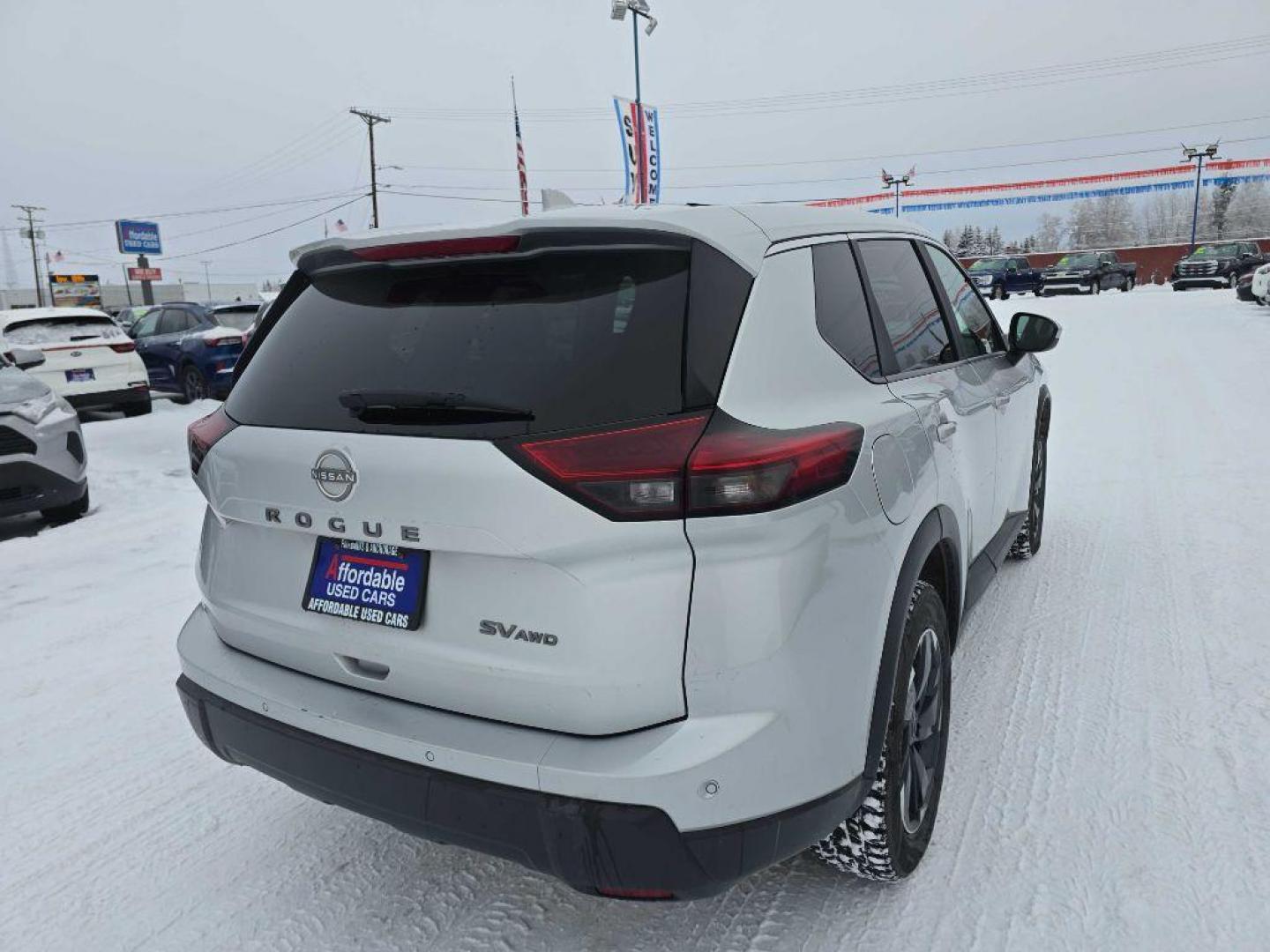 2024 SILVER NISSAN ROGUE SV (5N1BT3BB7RC) with an 1.5L engine, Continuously Variable transmission, located at 2525 S. Cushman, Fairbanks, AK, 99701, (907) 452-5707, 64.824036, -147.712311 - Photo#9
